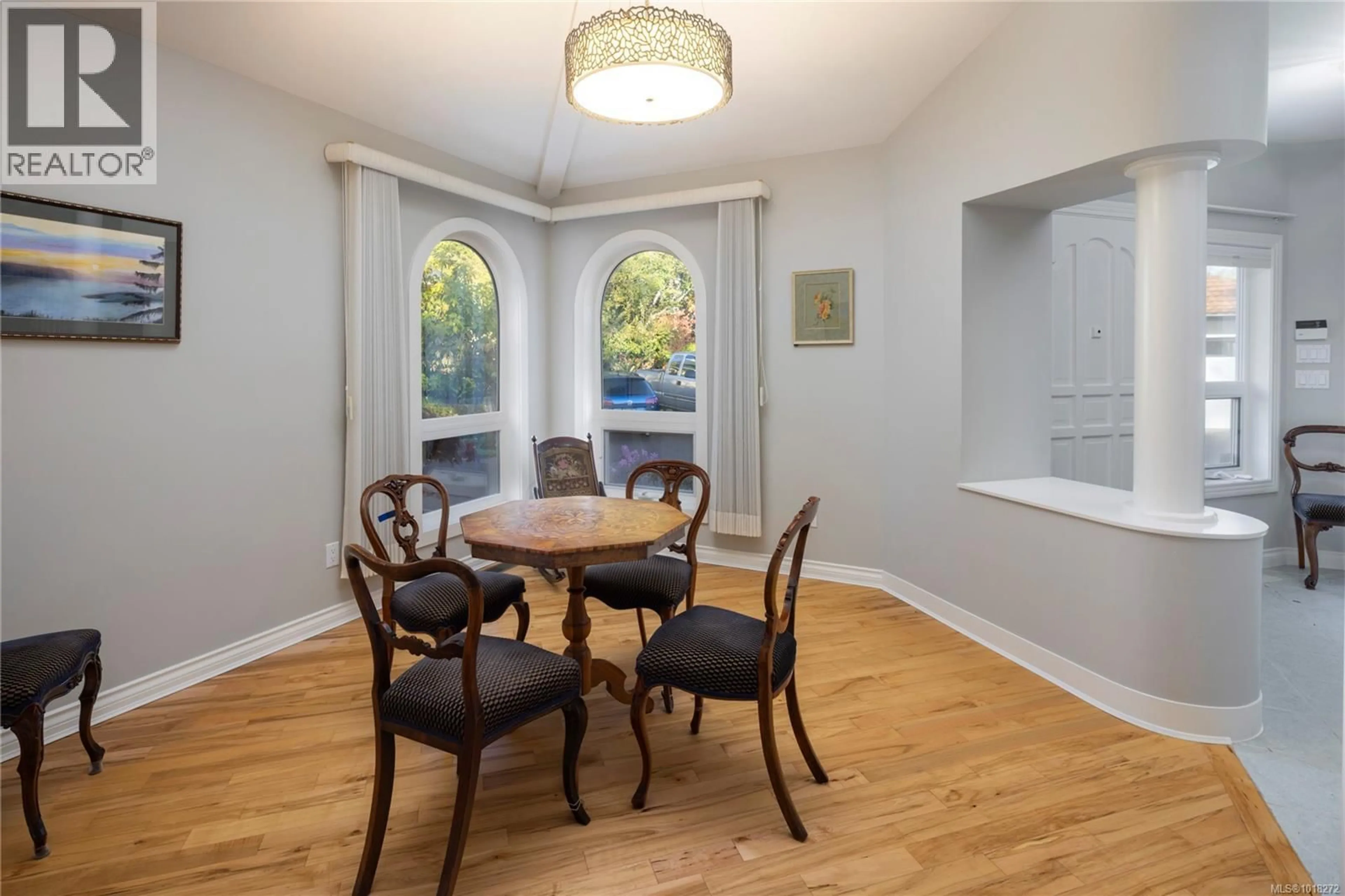 Dining room, wood/laminate floor for 7 - 919 PEMBERTON ROAD, Victoria British Columbia V8S3R5