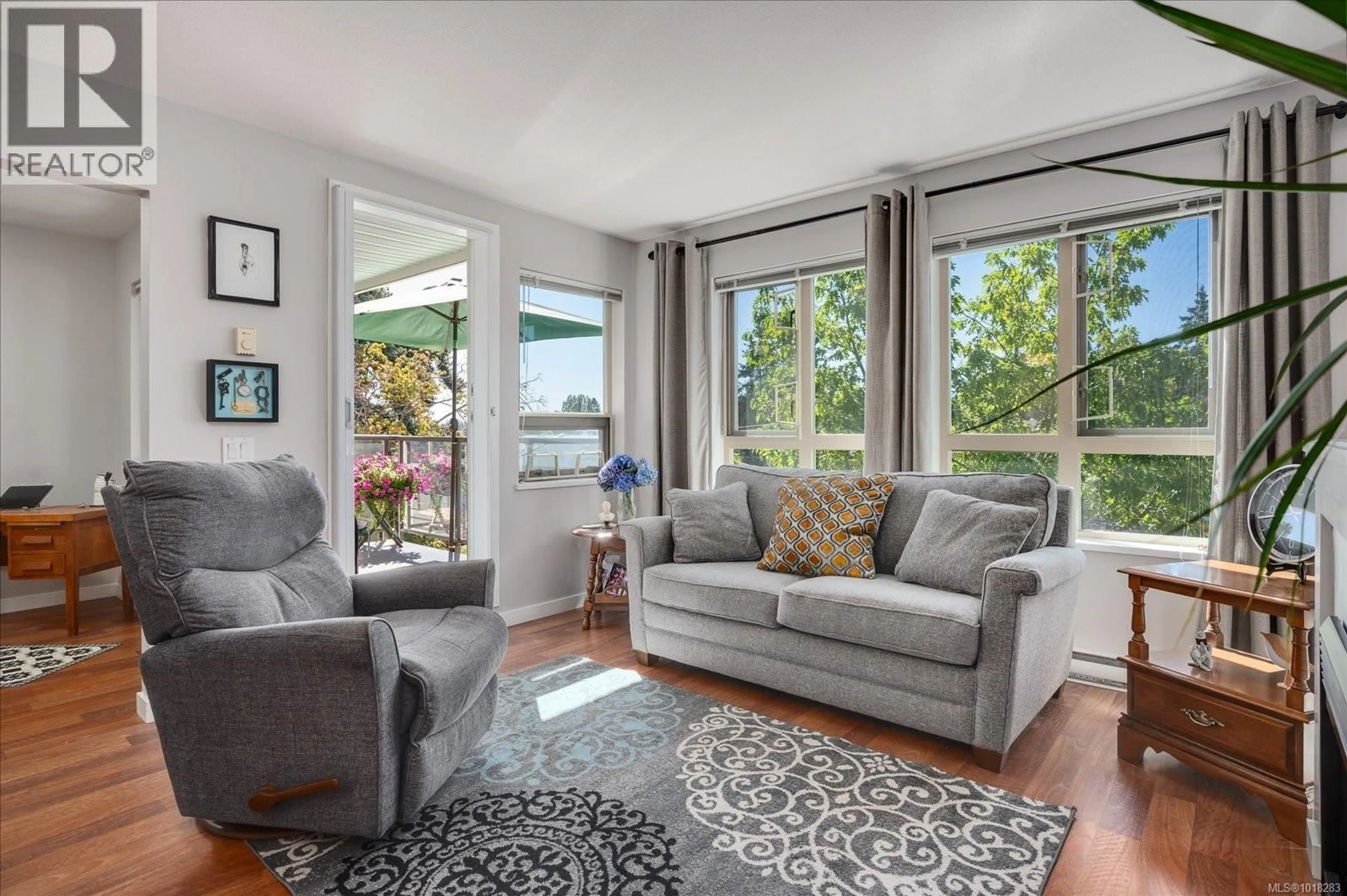 Living room with furniture, unknown for 404 - 297 HIRST AVENUE WEST, Parksville British Columbia V9P0A4