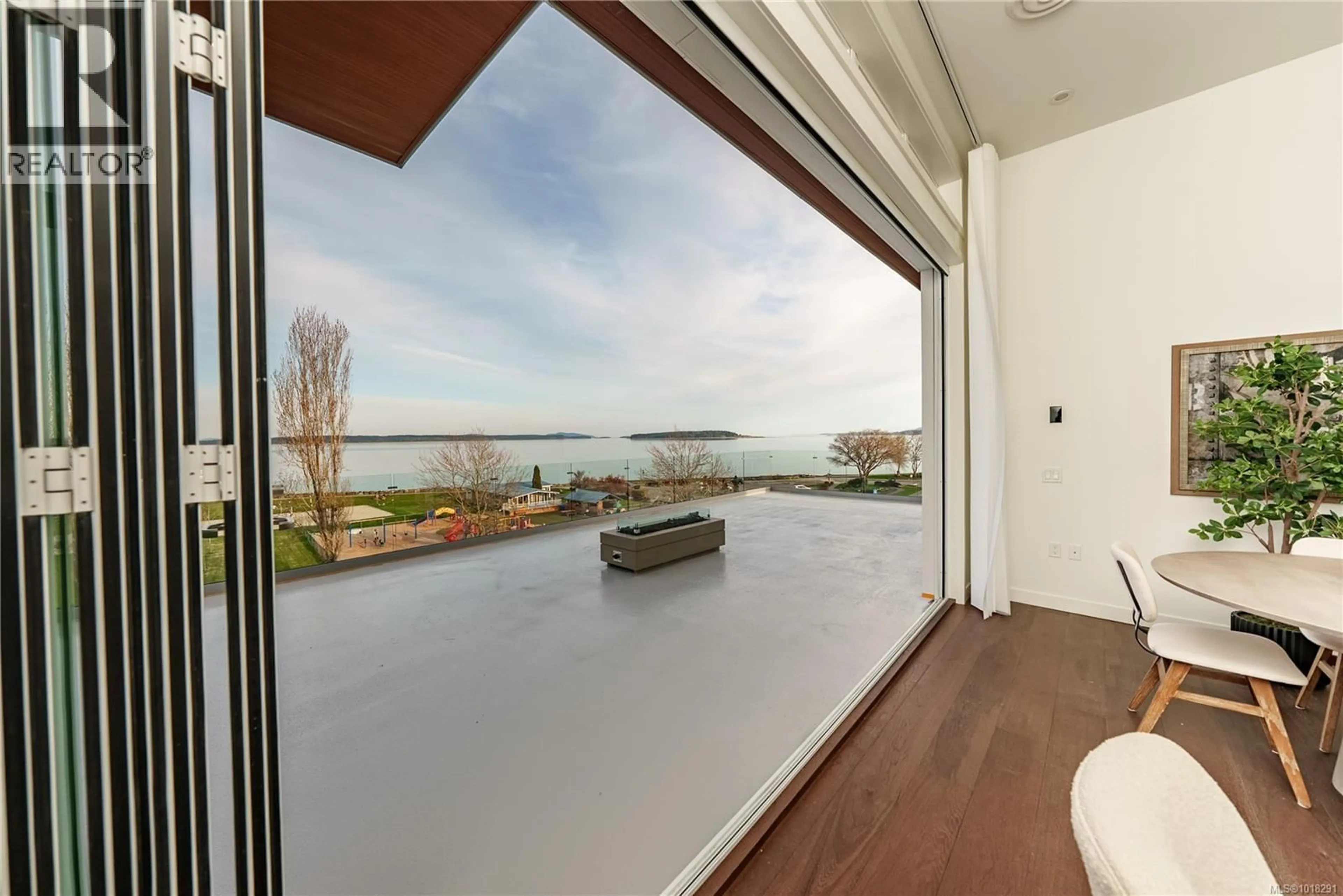 Unknown for 403 - 9570 FIFTH STREET, Sidney British Columbia V8L2W5