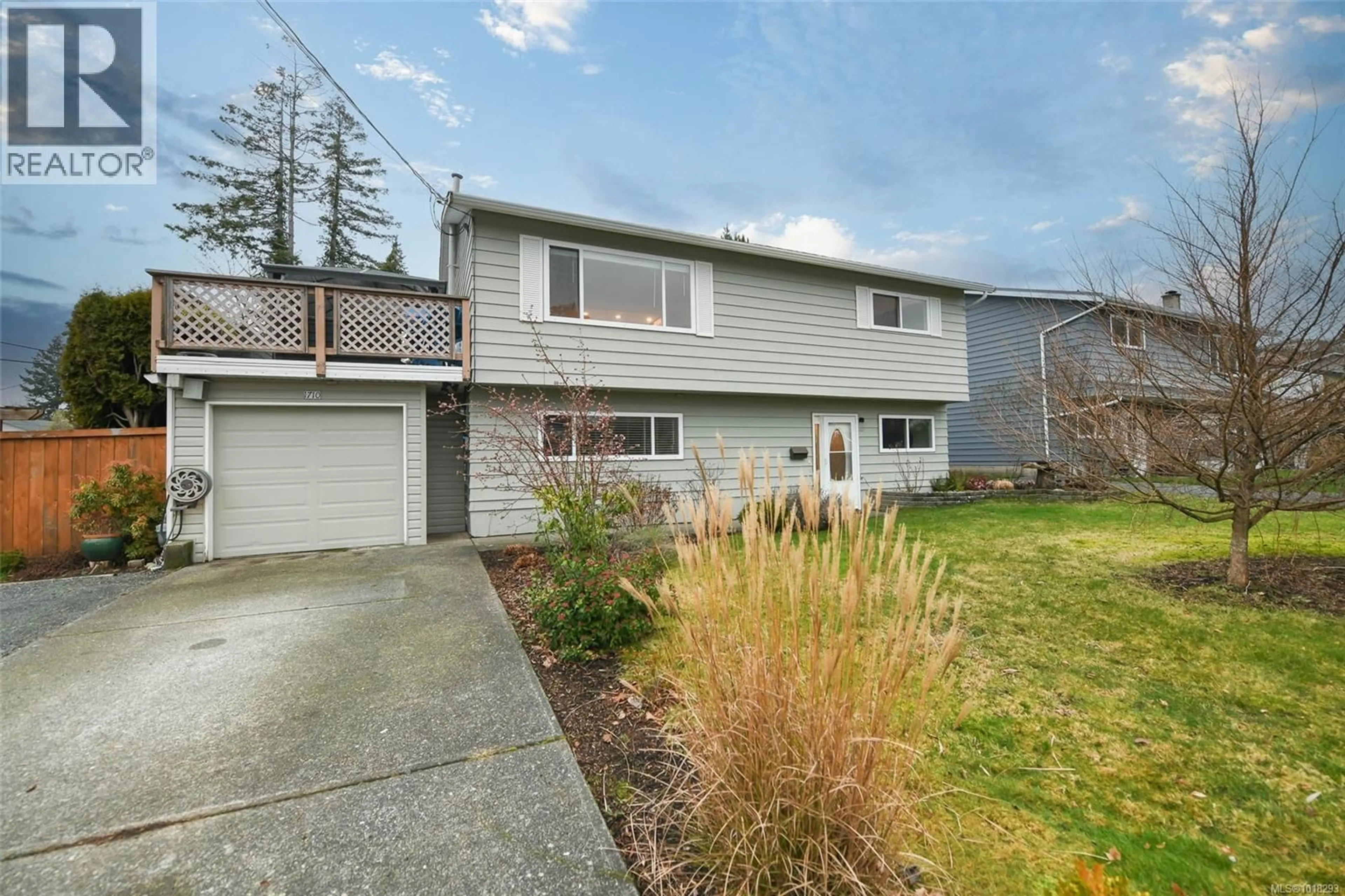 Home with vinyl exterior material, street for 1710 DINGWALL ROAD, Courtenay British Columbia V9N3S9