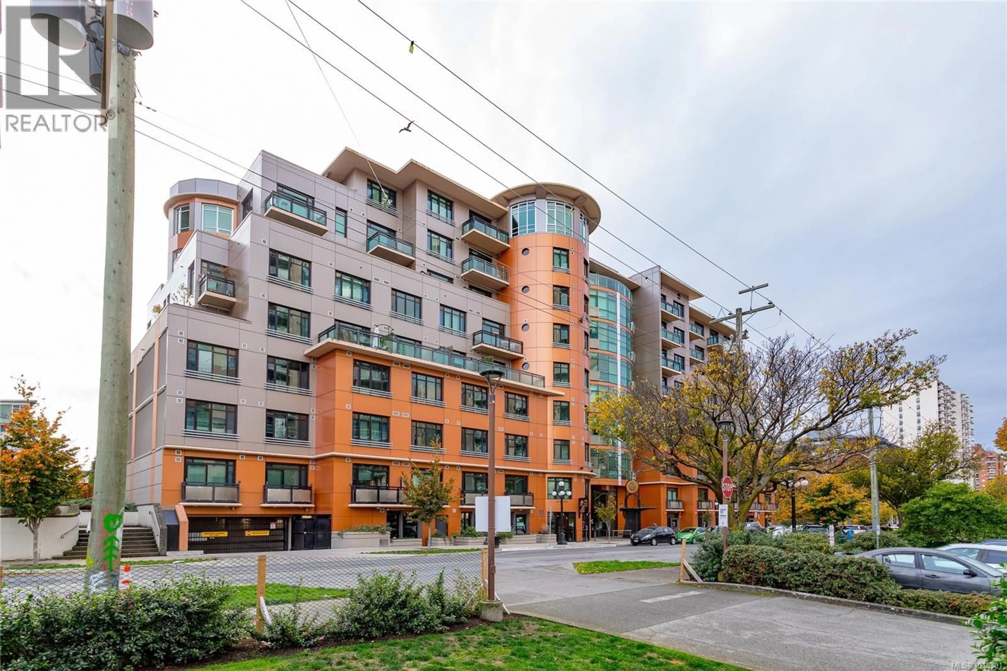 A pic from outside/outdoor area/front of a property/back of a property/a pic from drone, building for 531 - 1029 VIEW STREET, Victoria British Columbia V8V0C9