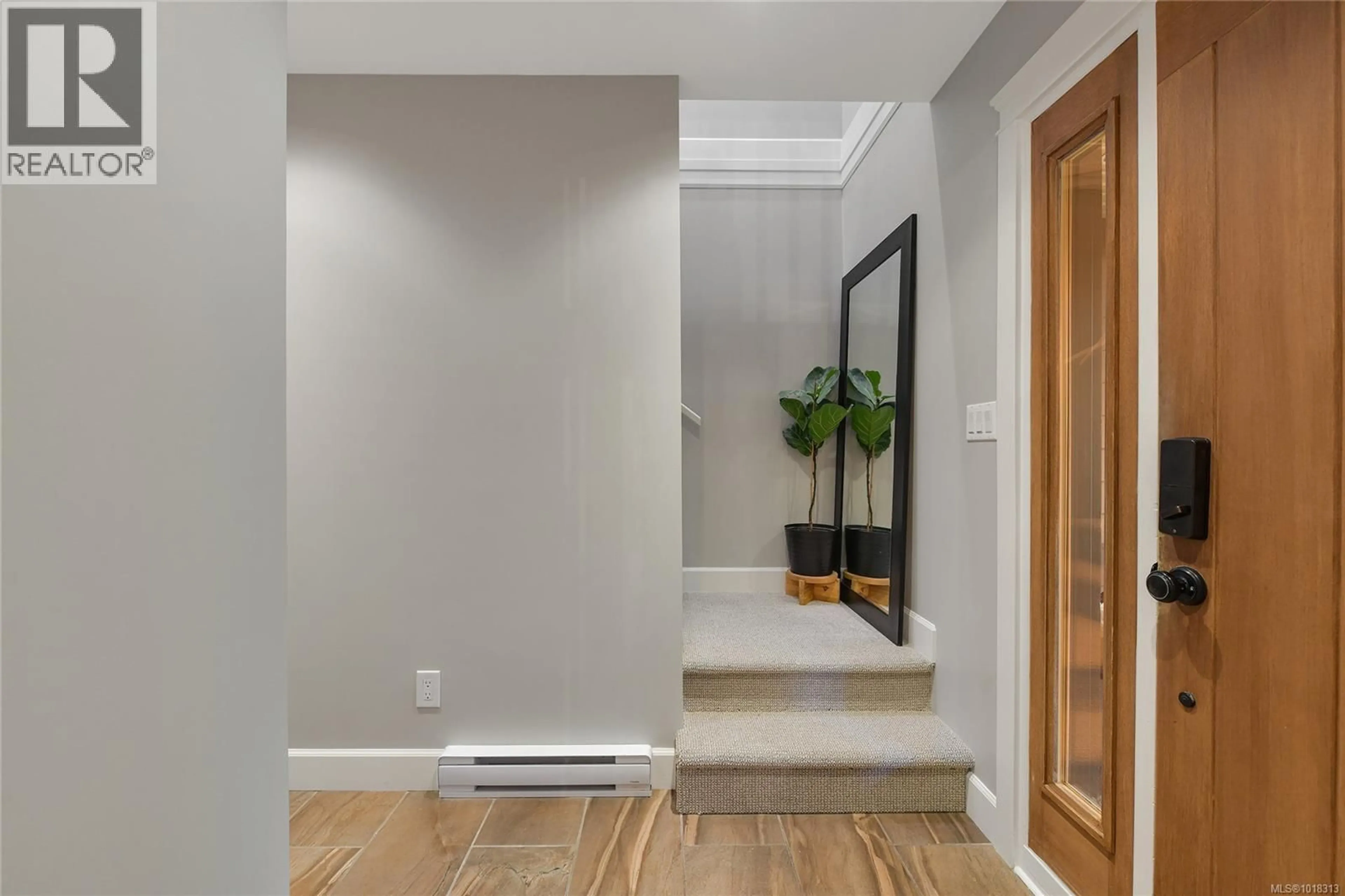 Indoor entryway for 1041 TORRANCE AVENUE, Langford British Columbia V9C0J3