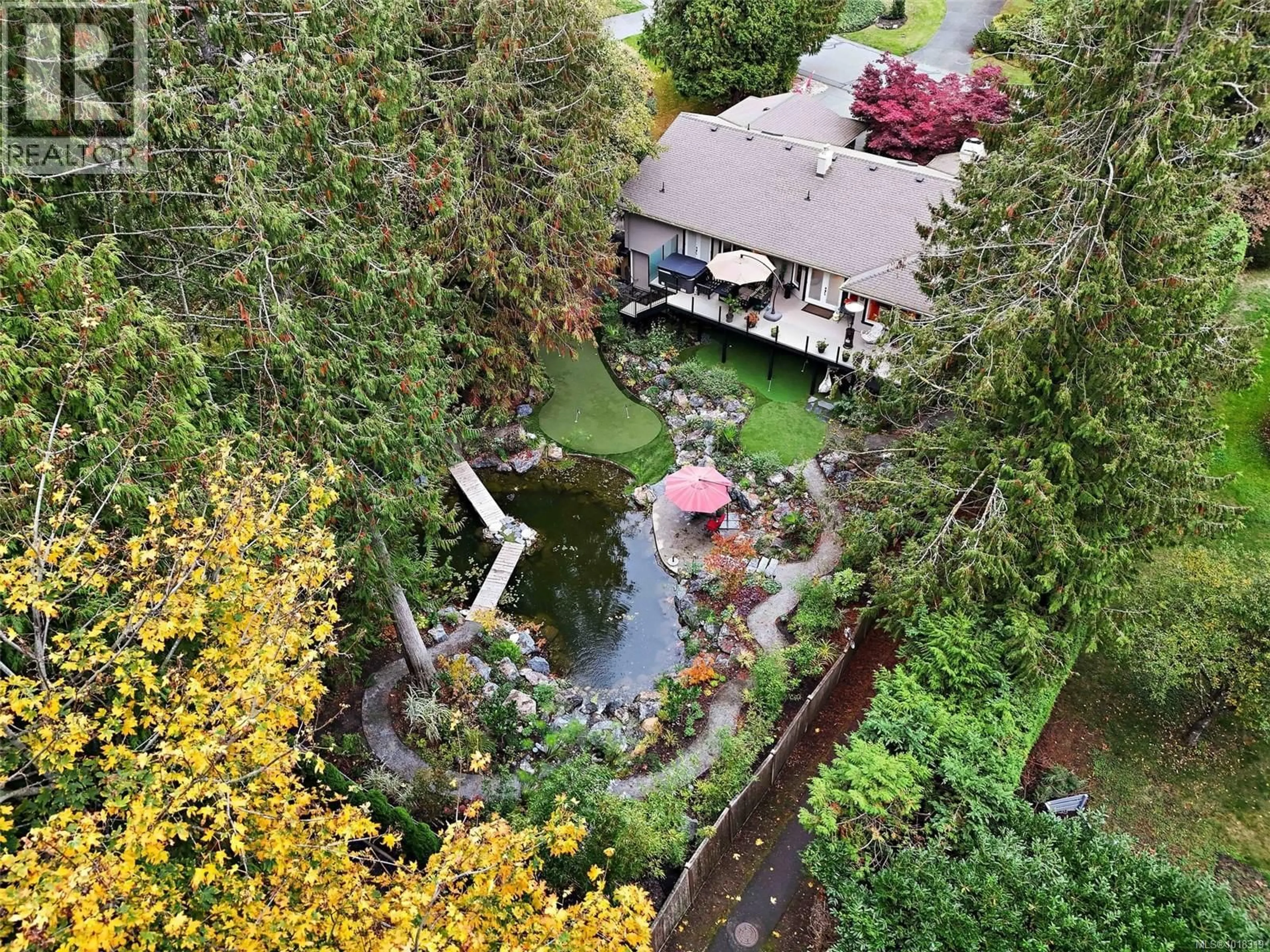 A pic from outside/outdoor area/front of a property/back of a property/a pic from drone, water/lake/river/ocean view for 1602 MAYNEVIEW TERRACE, North Saanich British Columbia V8L5E7