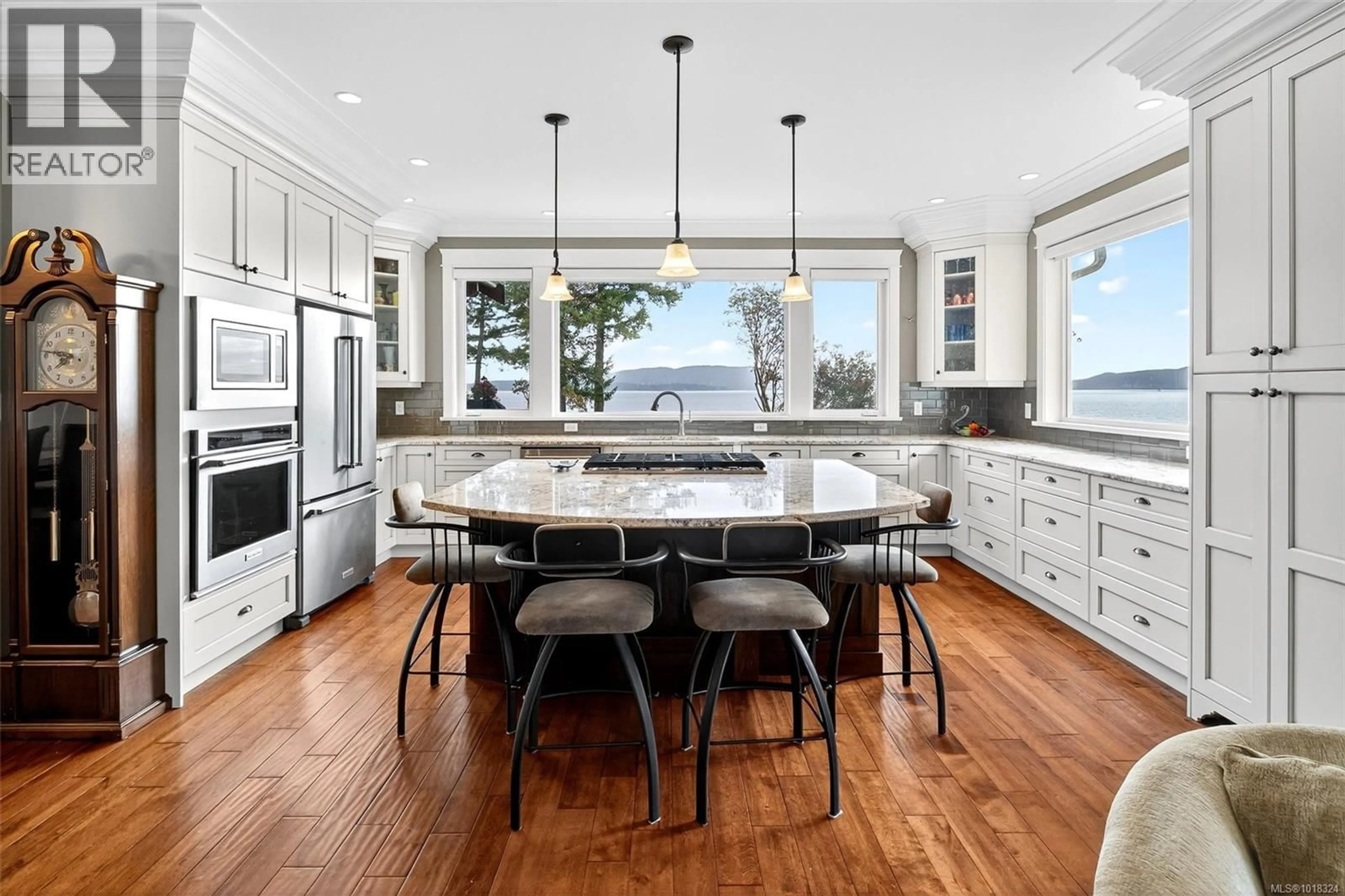 Open concept kitchen, ceramic/tile floor for 2851 WHISKEY POINT ROAD, Mill Bay British Columbia V0R2P2