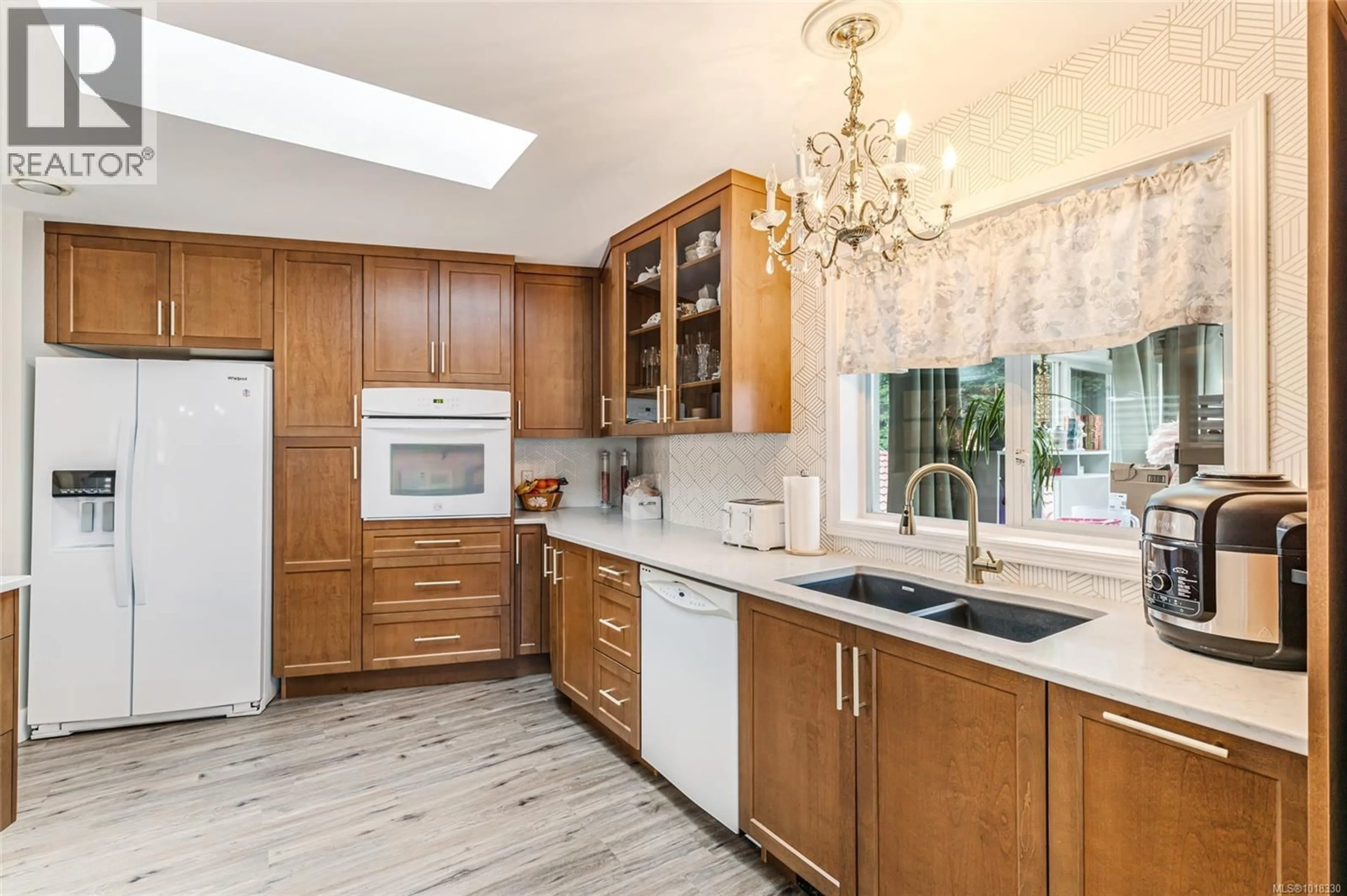 Open concept kitchen, unknown for 511 PANORAMA PLACE, Parksville British Columbia V9P1A4