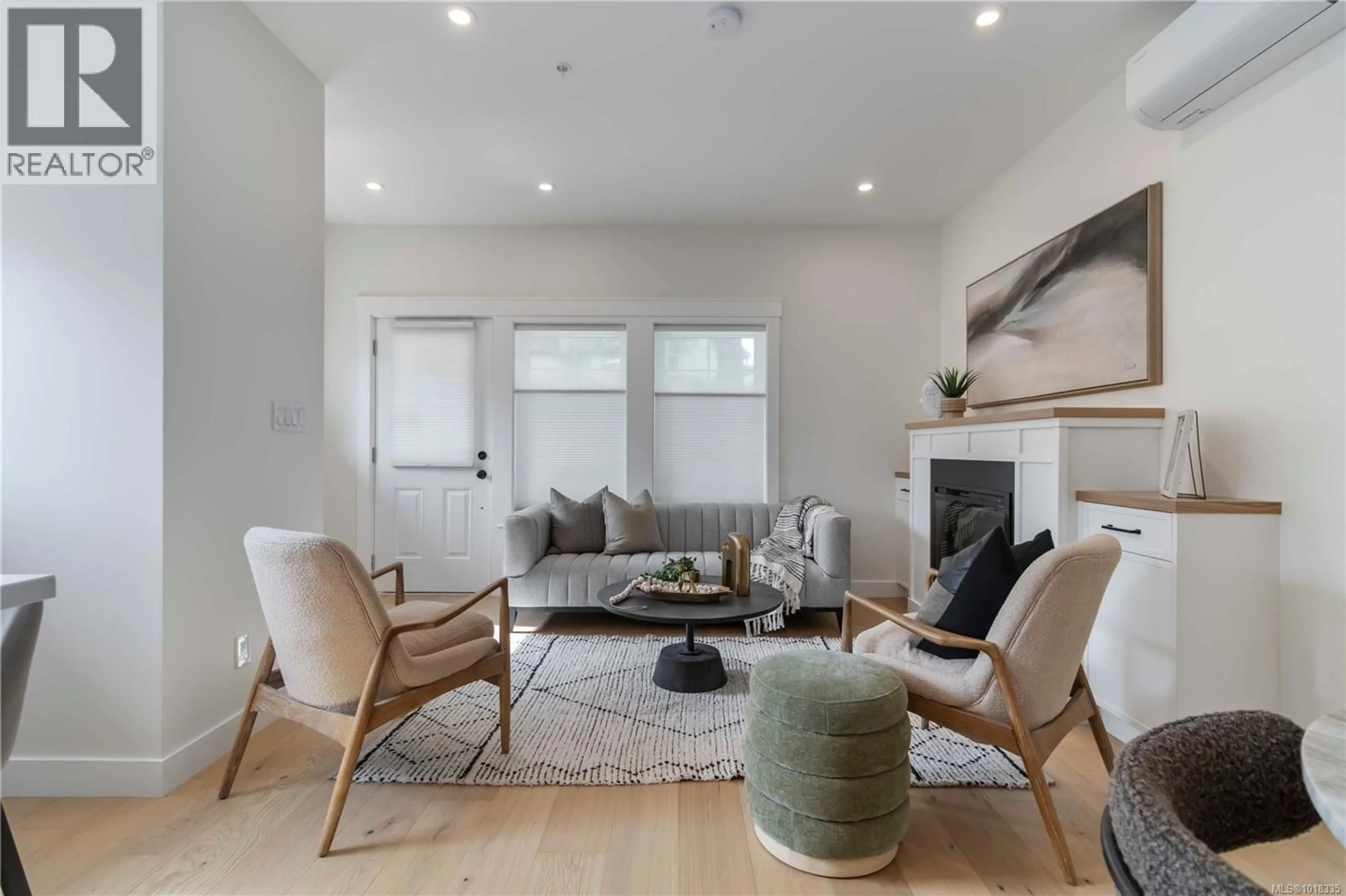 Living room with furniture, unknown for 6 - 633 BELTON AVENUE, Victoria British Columbia V9A2Z5