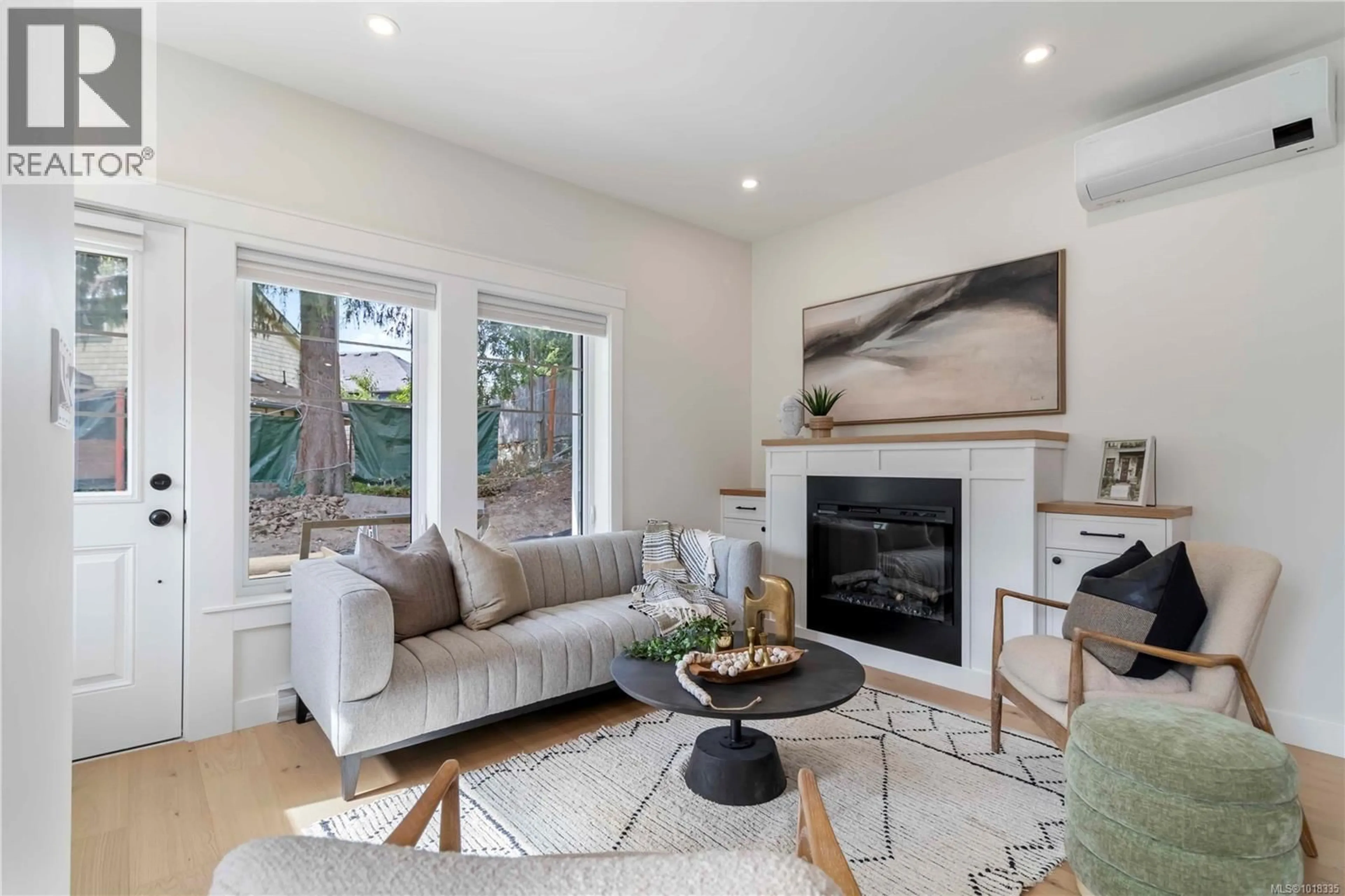 Living room with furniture, unknown for 6 - 633 BELTON AVENUE, Victoria British Columbia V9A2Z5