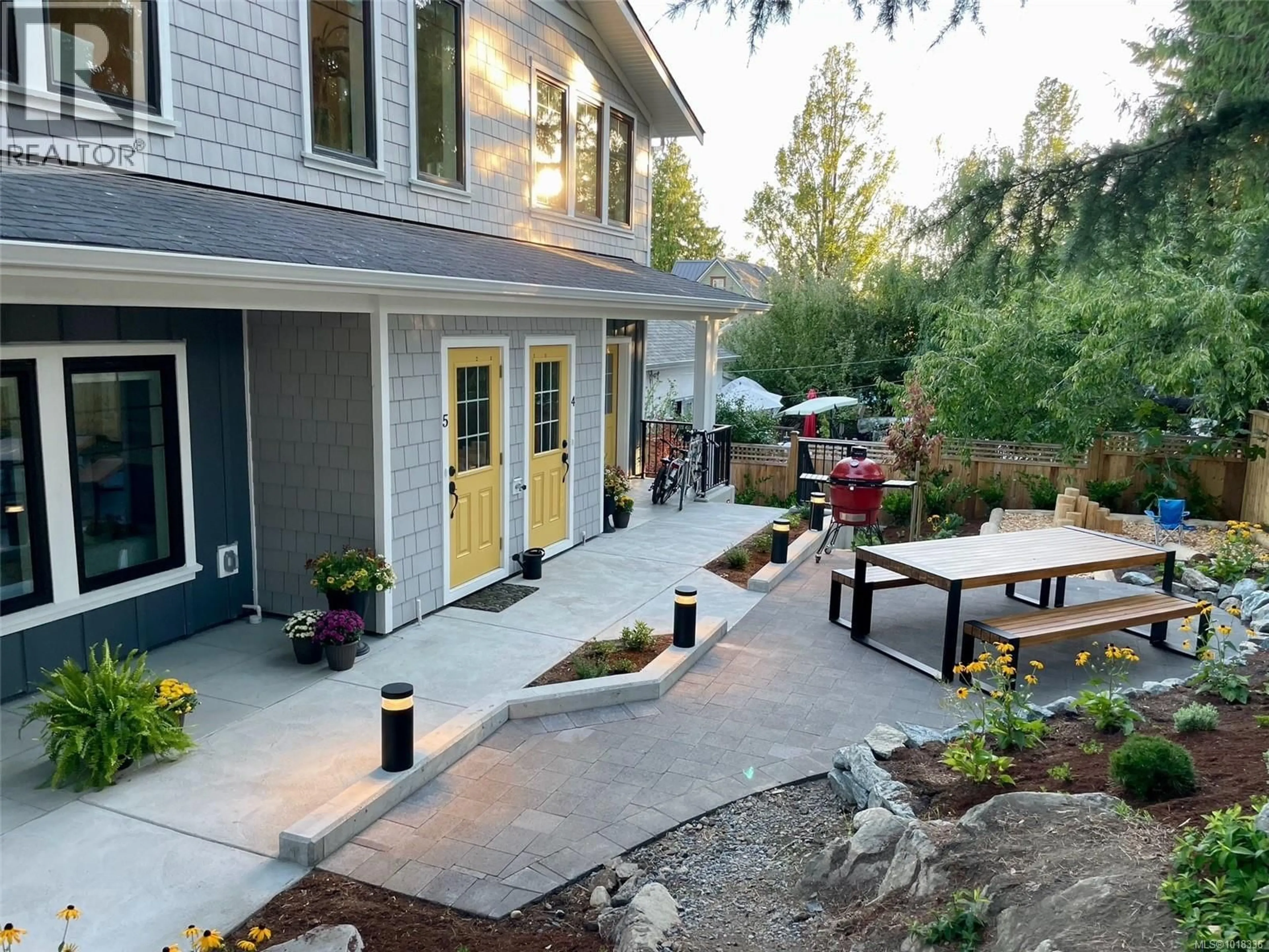 Patio, unknown for 4 - 633 BELTON AVENUE, Victoria British Columbia V9A2Z5