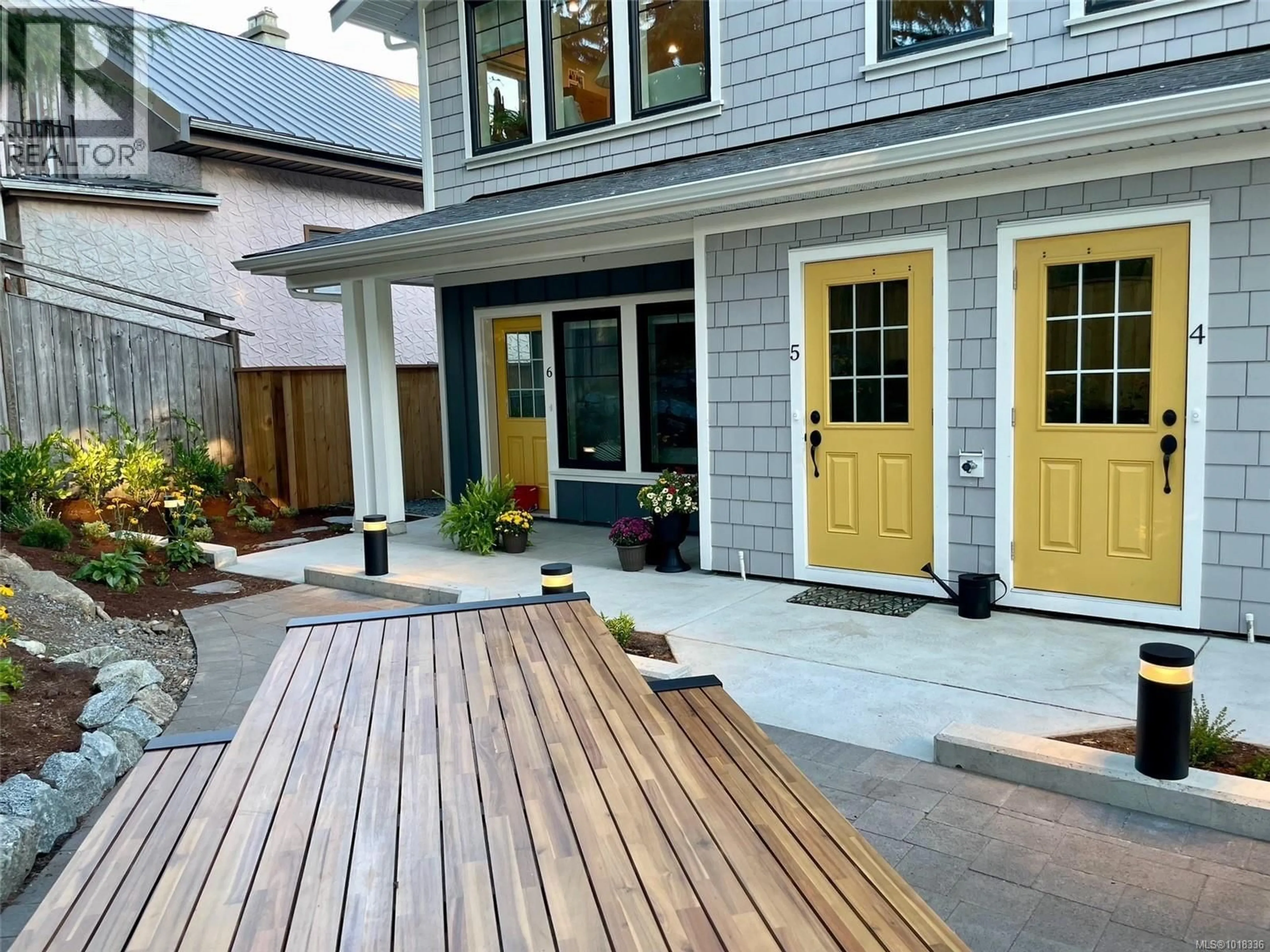 Patio, street for 4 - 633 BELTON AVENUE, Victoria British Columbia V9A2Z5