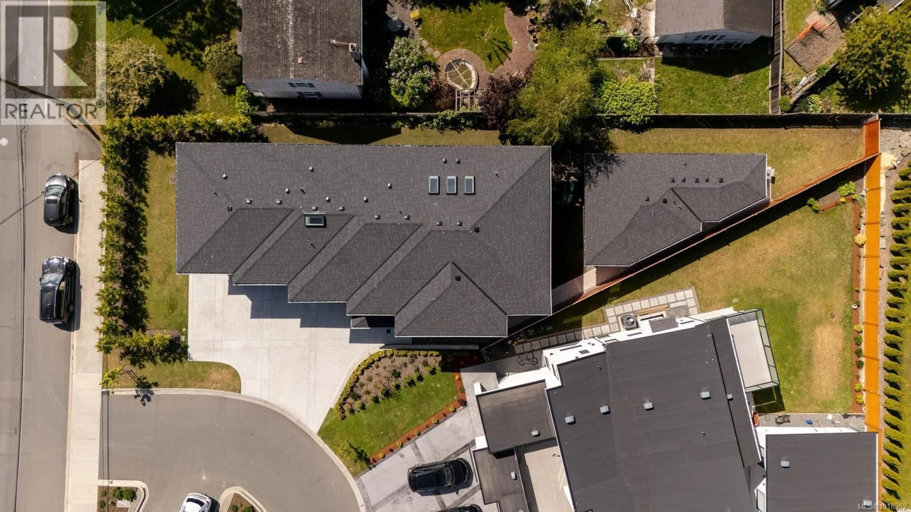 A pic from outside/outdoor area/front of a property/back of a property/a pic from drone, unknown for 1808 FELTHAM ROAD, Saanich British Columbia V8N2A6