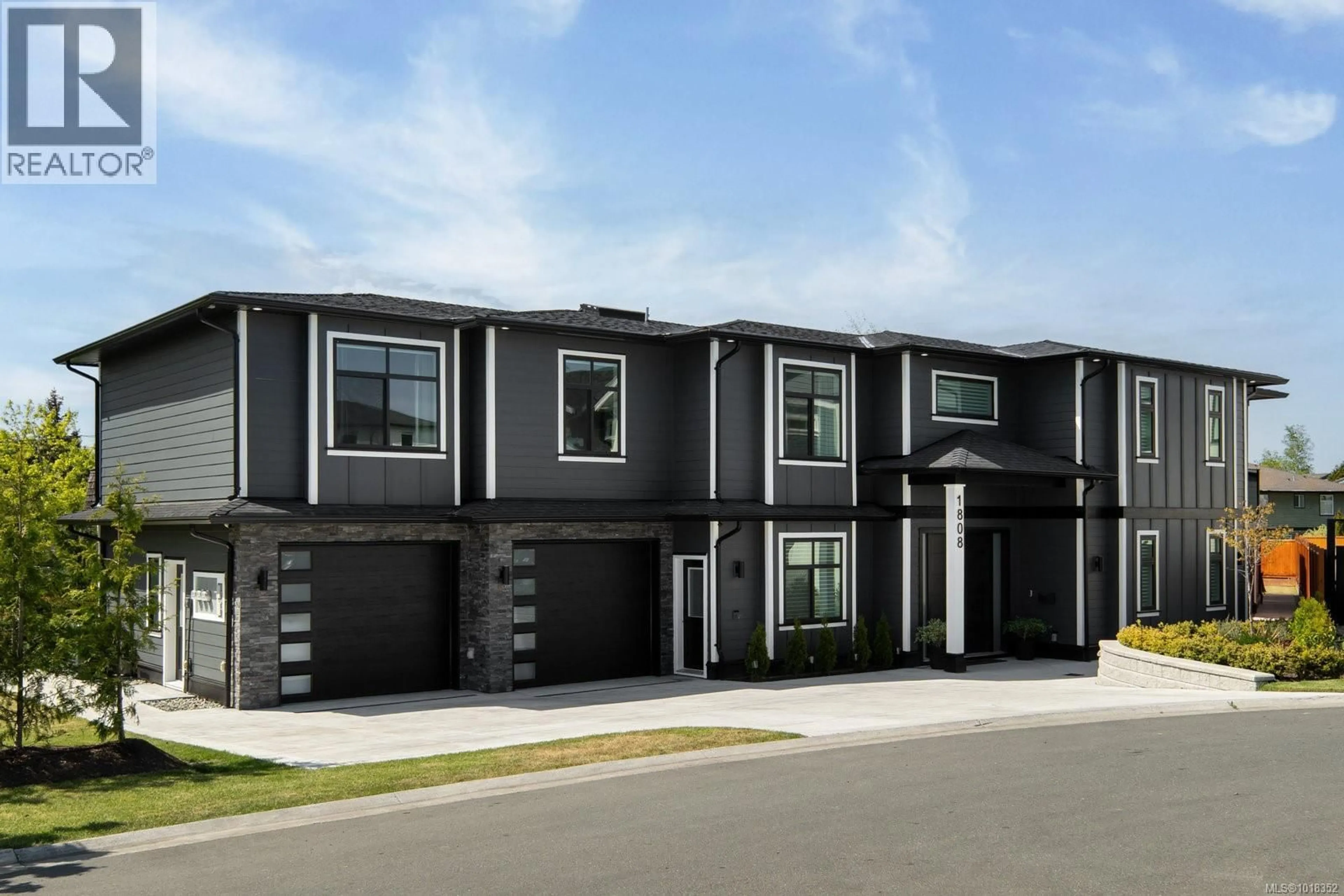 Home with vinyl exterior material, street for 1808 FELTHAM ROAD, Saanich British Columbia V8N2A6