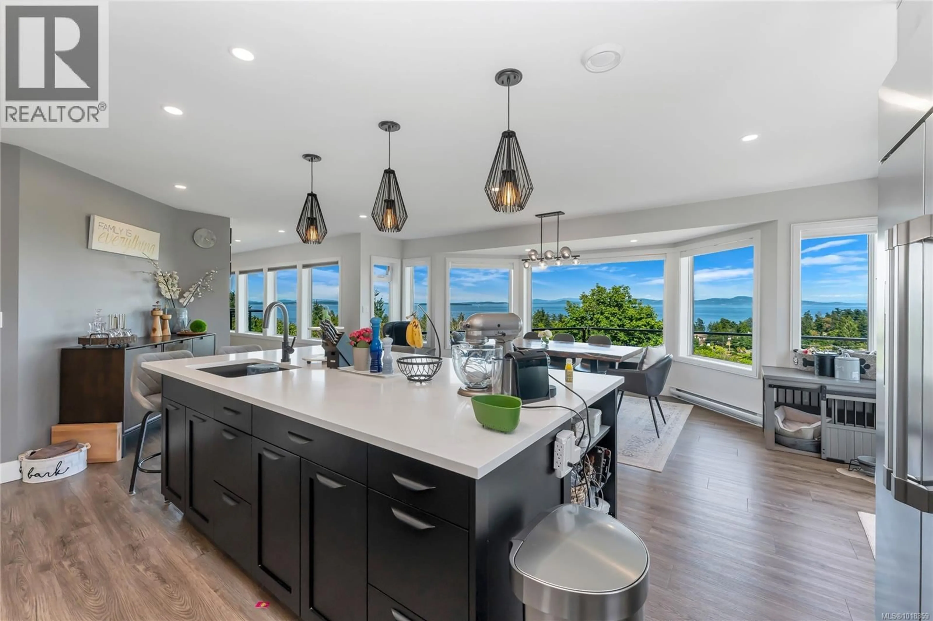 Open concept kitchen, unknown for 972 SEAPEARL PLACE, Saanich British Columbia V8Y2X2