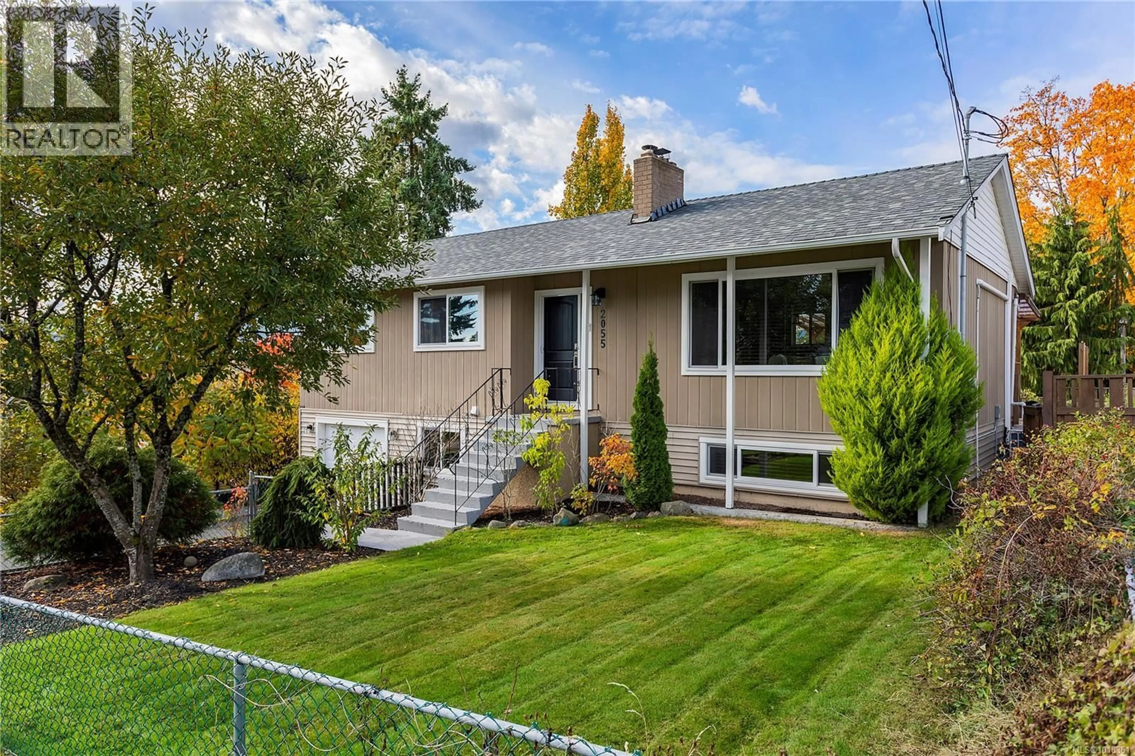 Home with vinyl exterior material, street for 2055 FOREST DRIVE, Nanaimo British Columbia V9S2R8