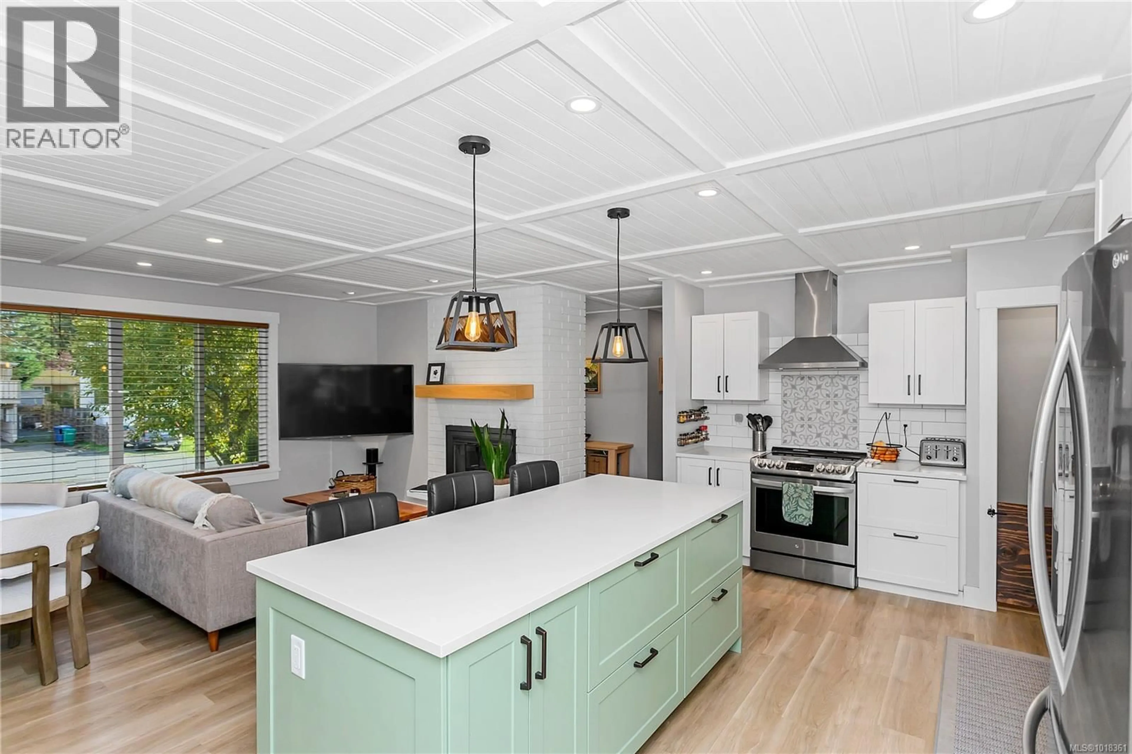 Open concept kitchen, unknown for 2055 FOREST DRIVE, Nanaimo British Columbia V9S2R8