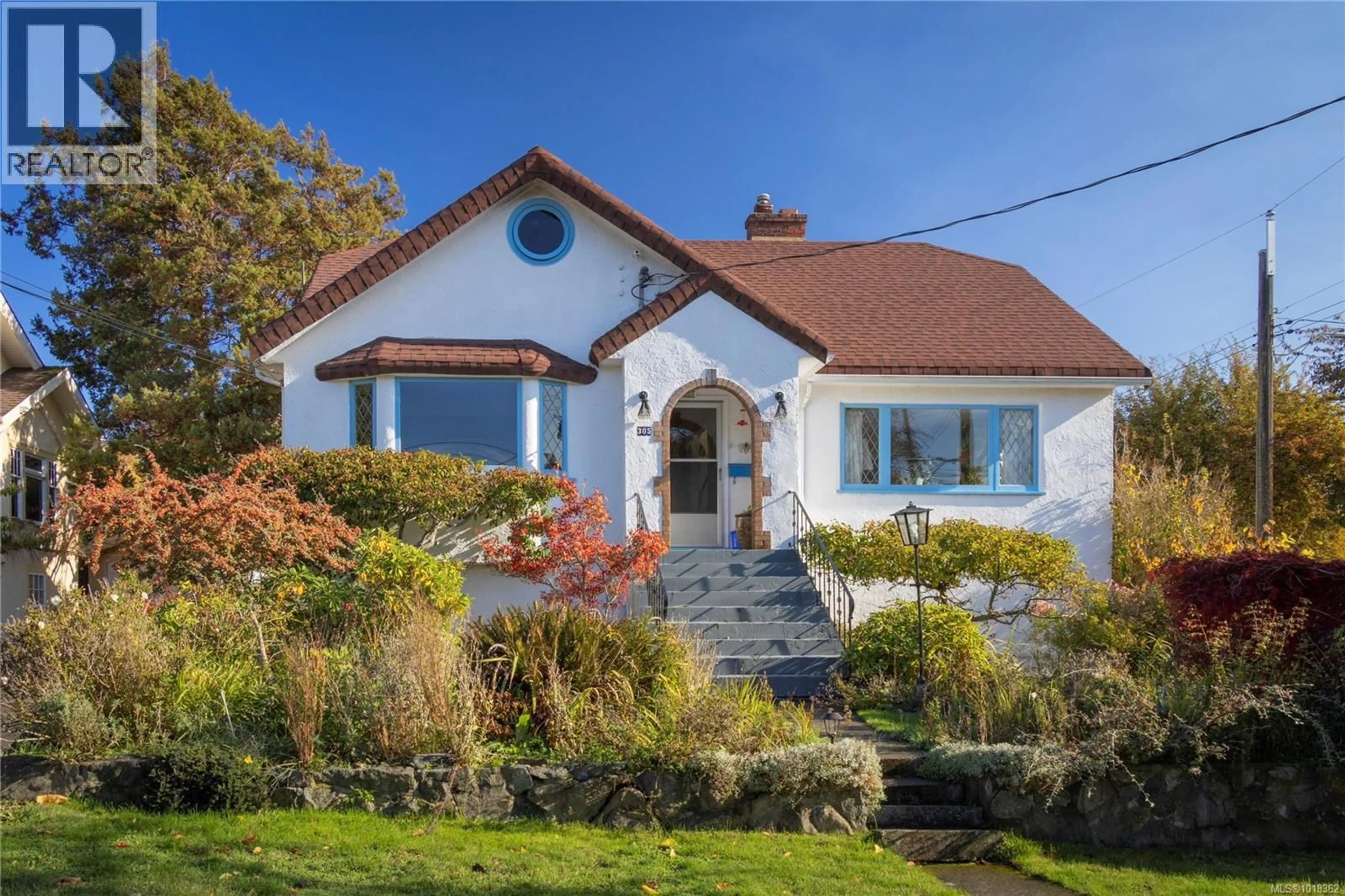 Home with brick exterior material, street for 305 LINDEN AVENUE, Victoria British Columbia V8V4E8