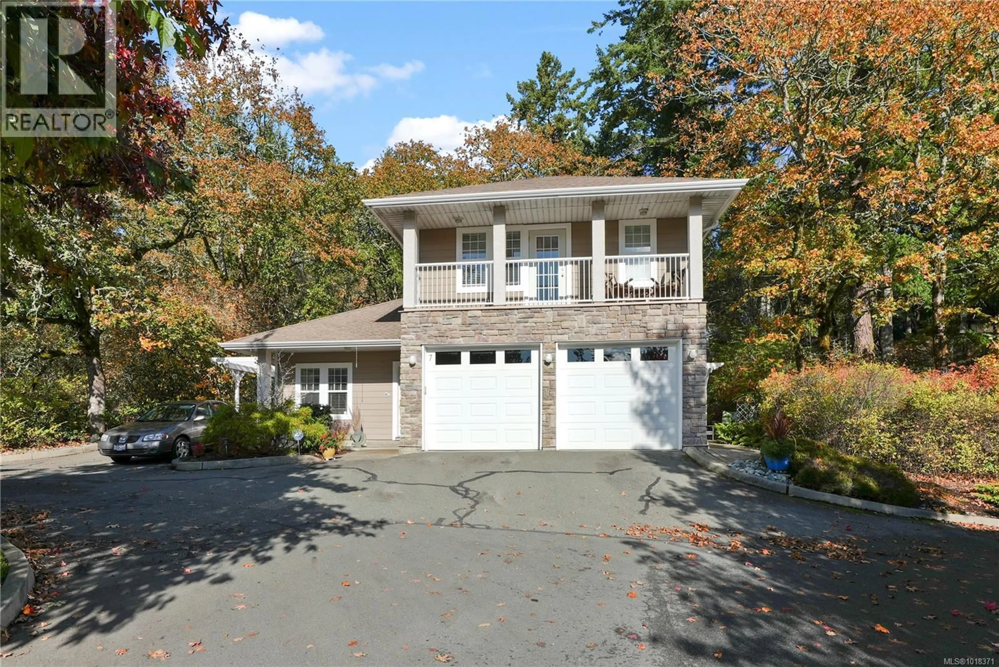 Home with vinyl exterior material, street for 7 - 314 SIX MILE ROAD, View Royal British Columbia V9B6S3