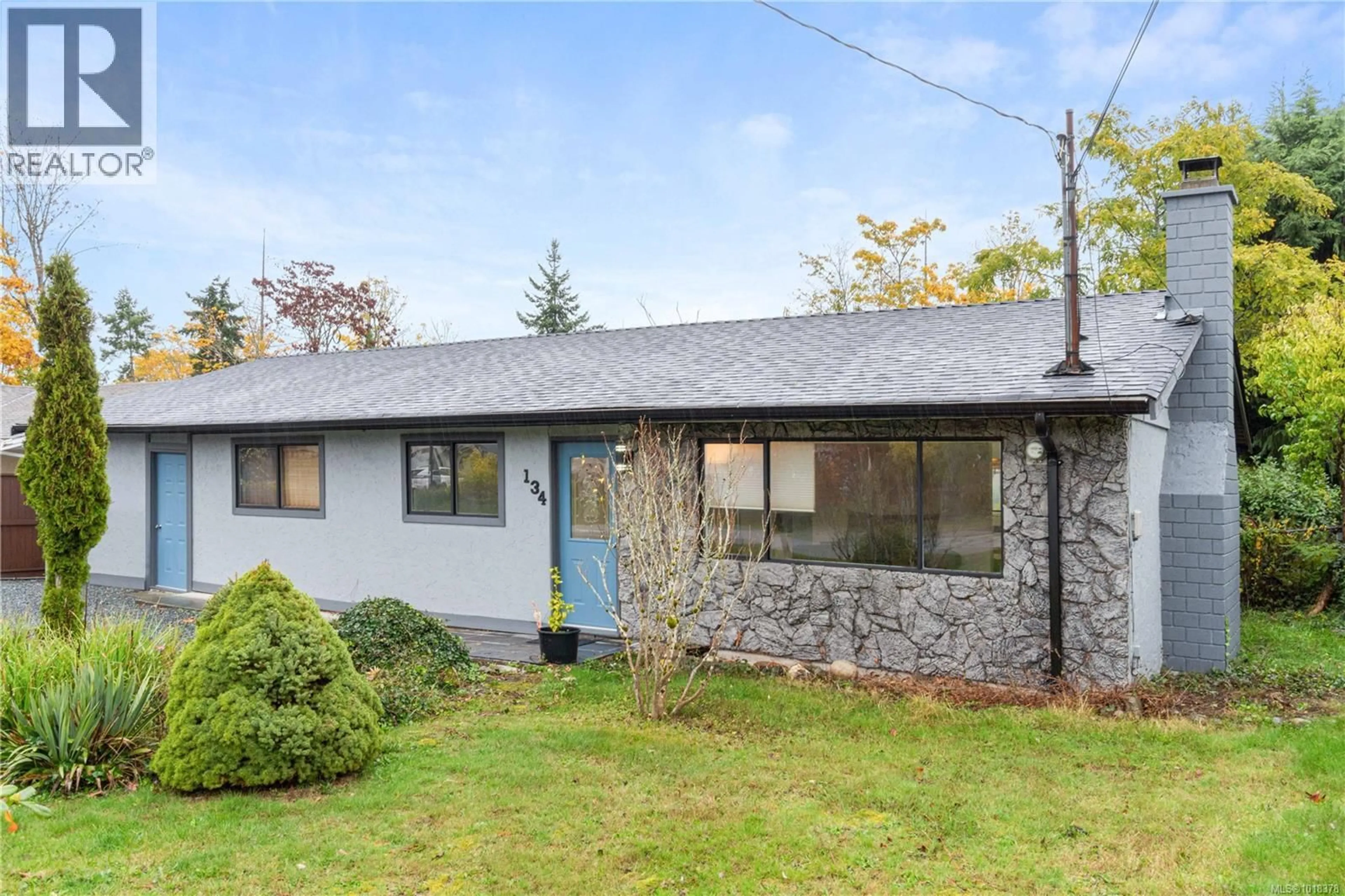 Home with vinyl exterior material, street for 134 FINHOLM STREET SOUTH, Parksville British Columbia V9P1H8