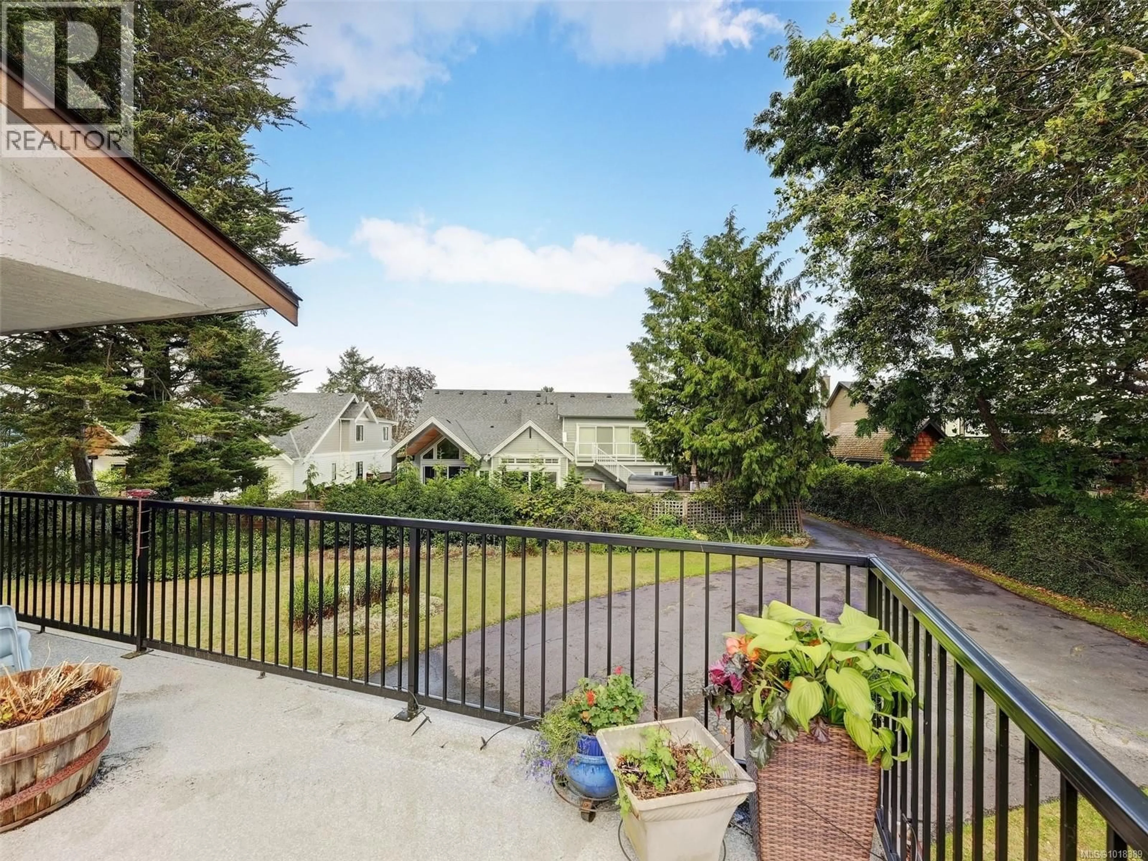 Patio, unknown for 1575 MILEVA LANE, Saanich British Columbia V8N2V6
