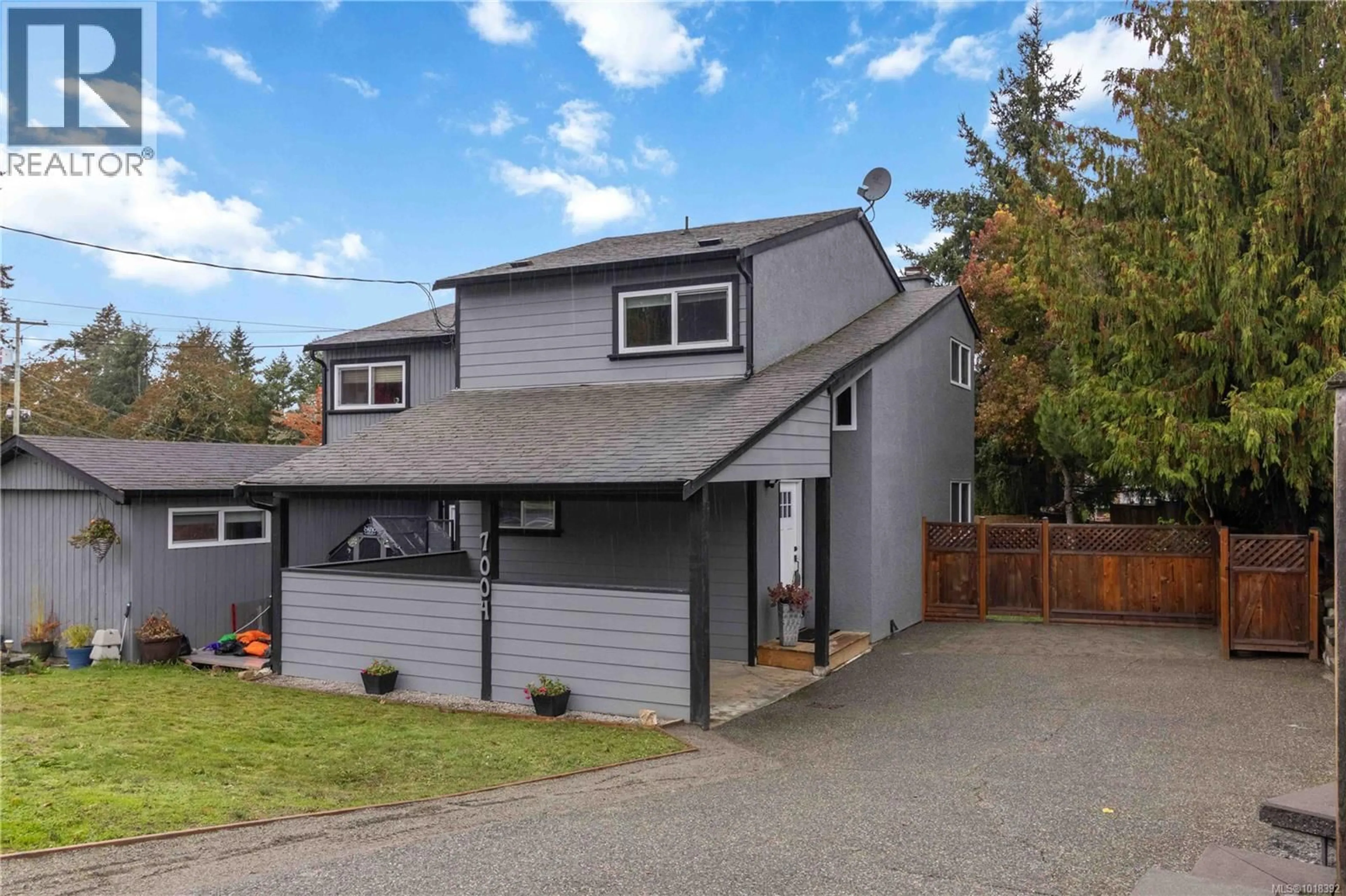 Home with vinyl exterior material, street for 7004 WALLACE DRIVE, Central Saanich British Columbia V8M1G1