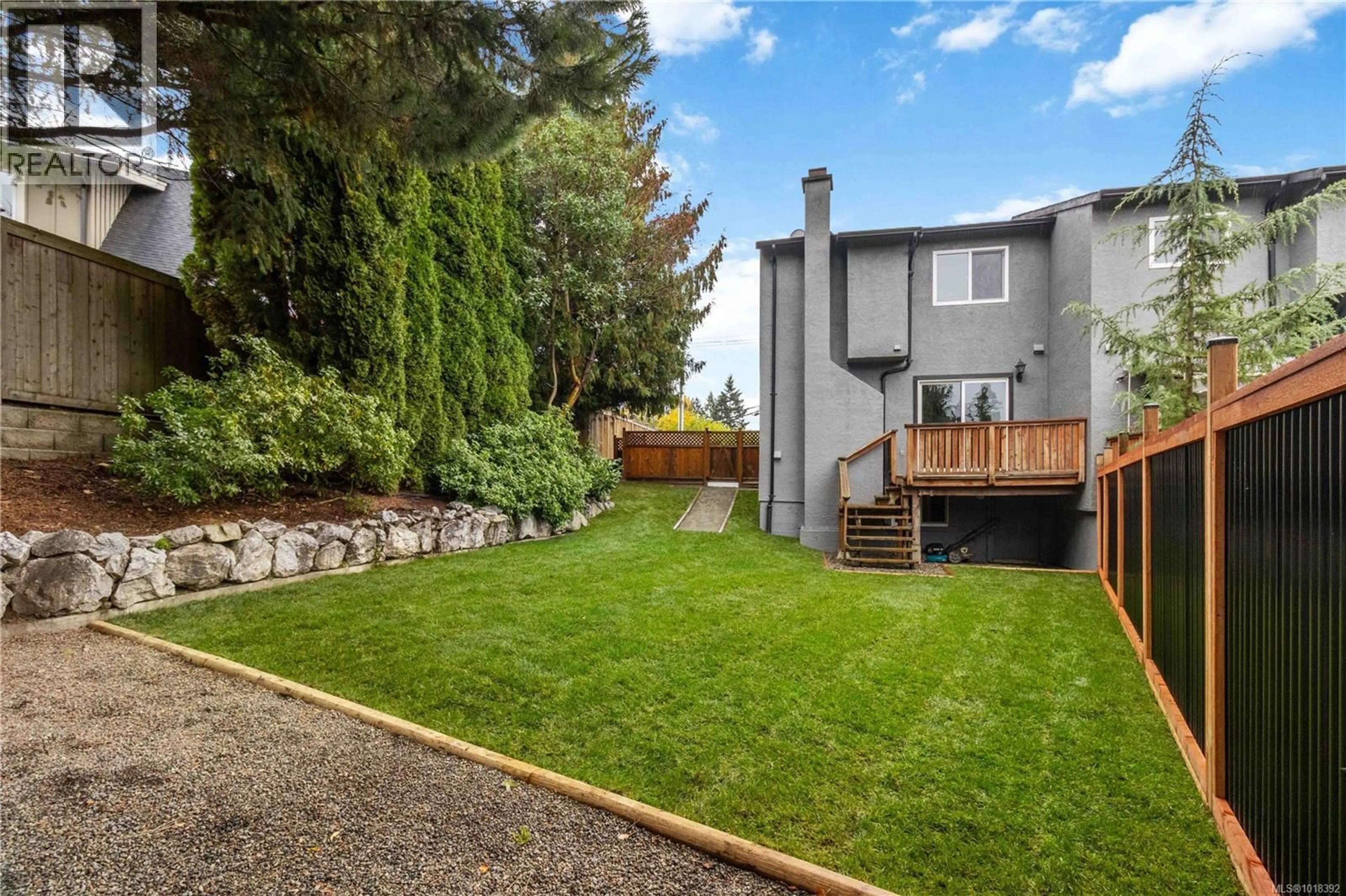 Patio, street for 7004 WALLACE DRIVE, Central Saanich British Columbia V8M1G1