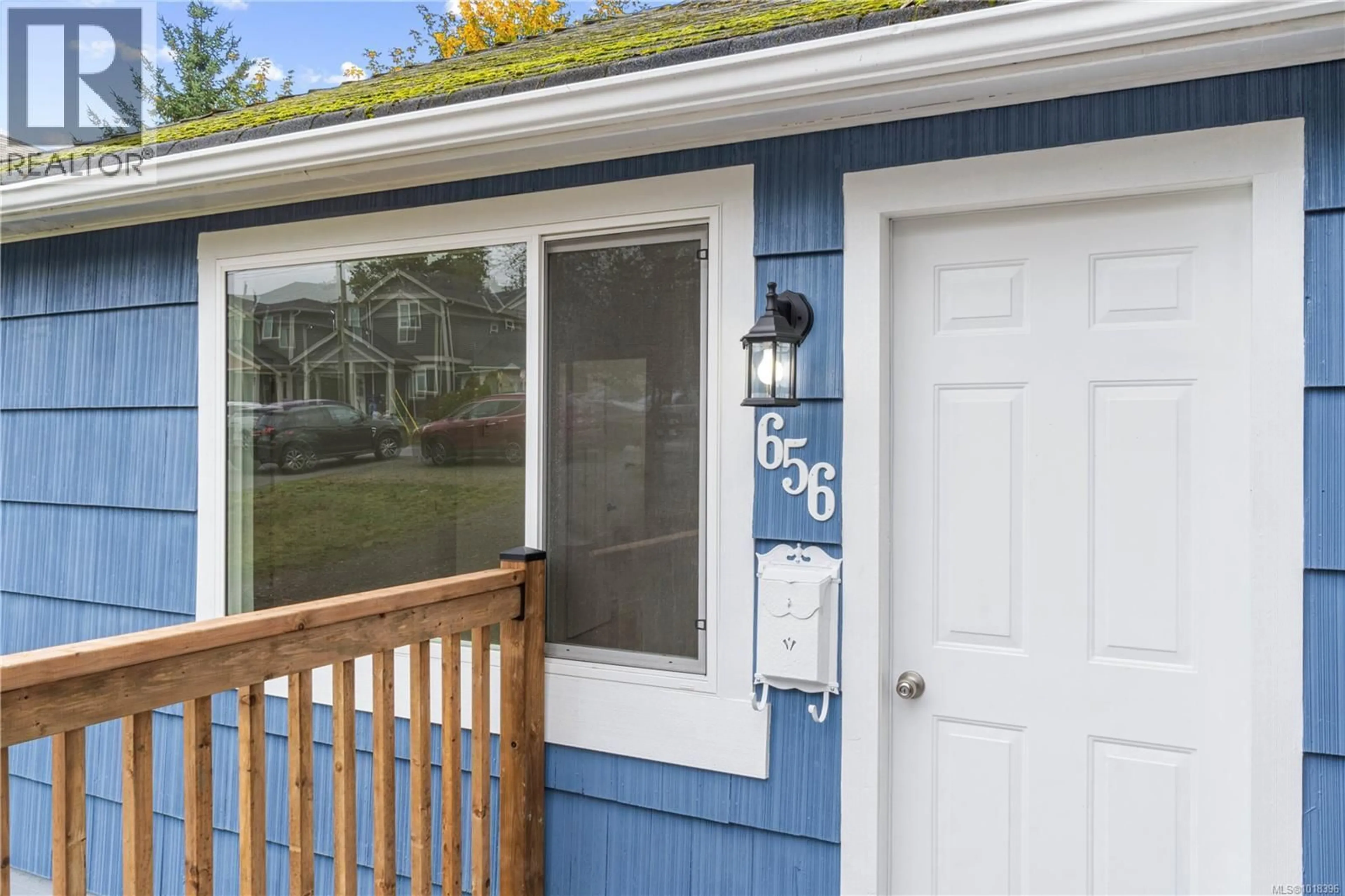 Home with vinyl exterior material, water/lake/river/ocean view for 656 LAMBERT AVENUE, Nanaimo British Columbia V9R3N8