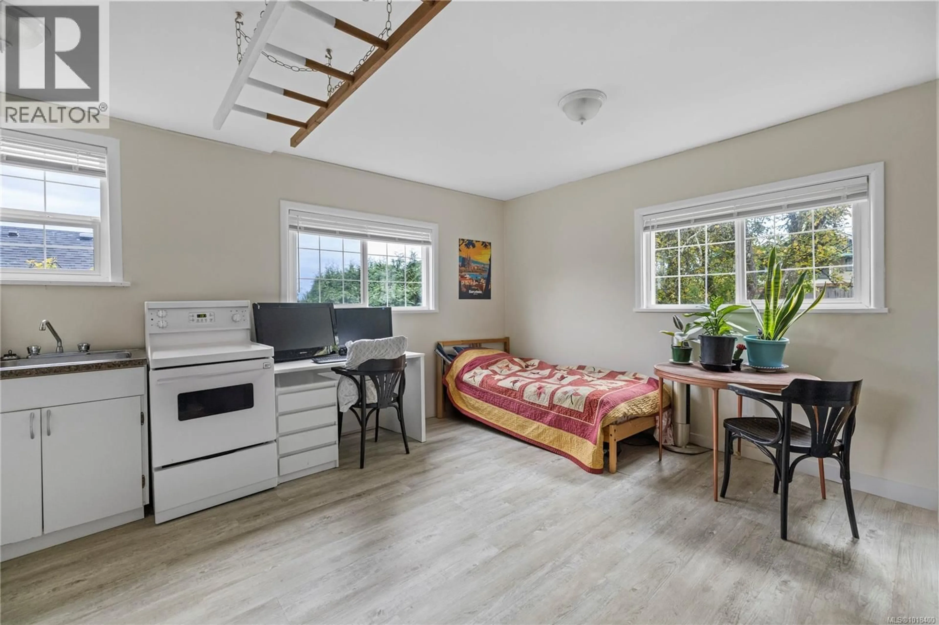 A pic of a room for 639 KENNEDY STREET, Nanaimo British Columbia V9R2J9