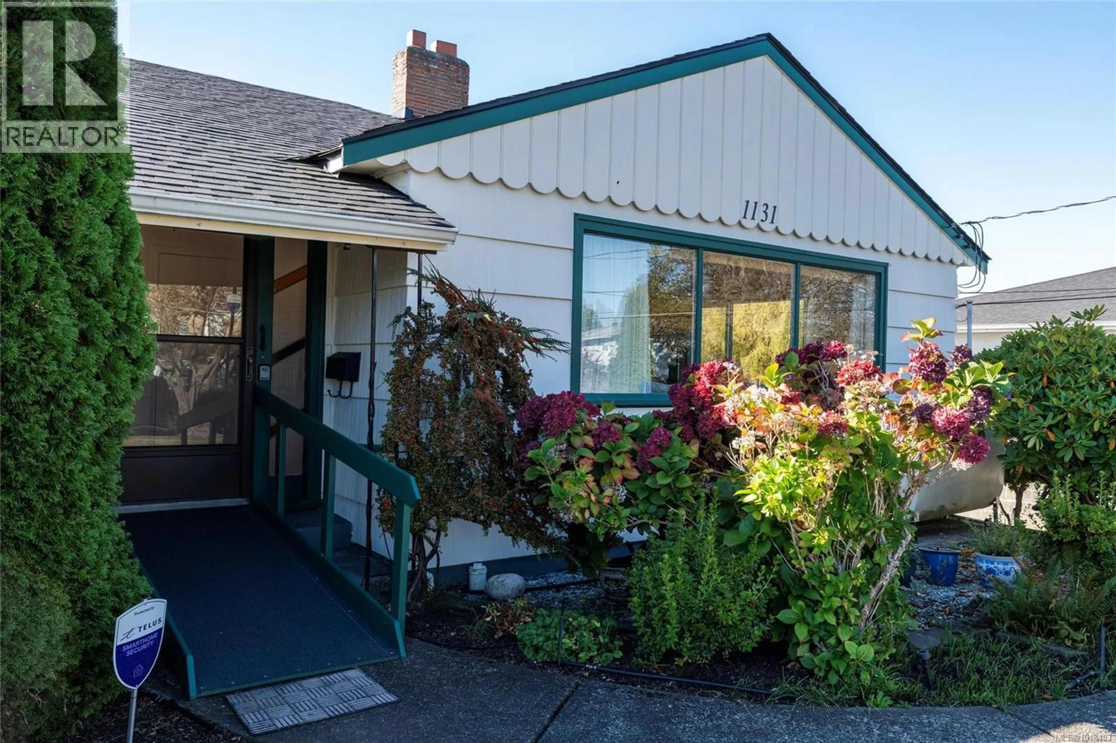 Patio, unknown for 1131 HEALD AVENUE, Esquimalt British Columbia V9A5J7