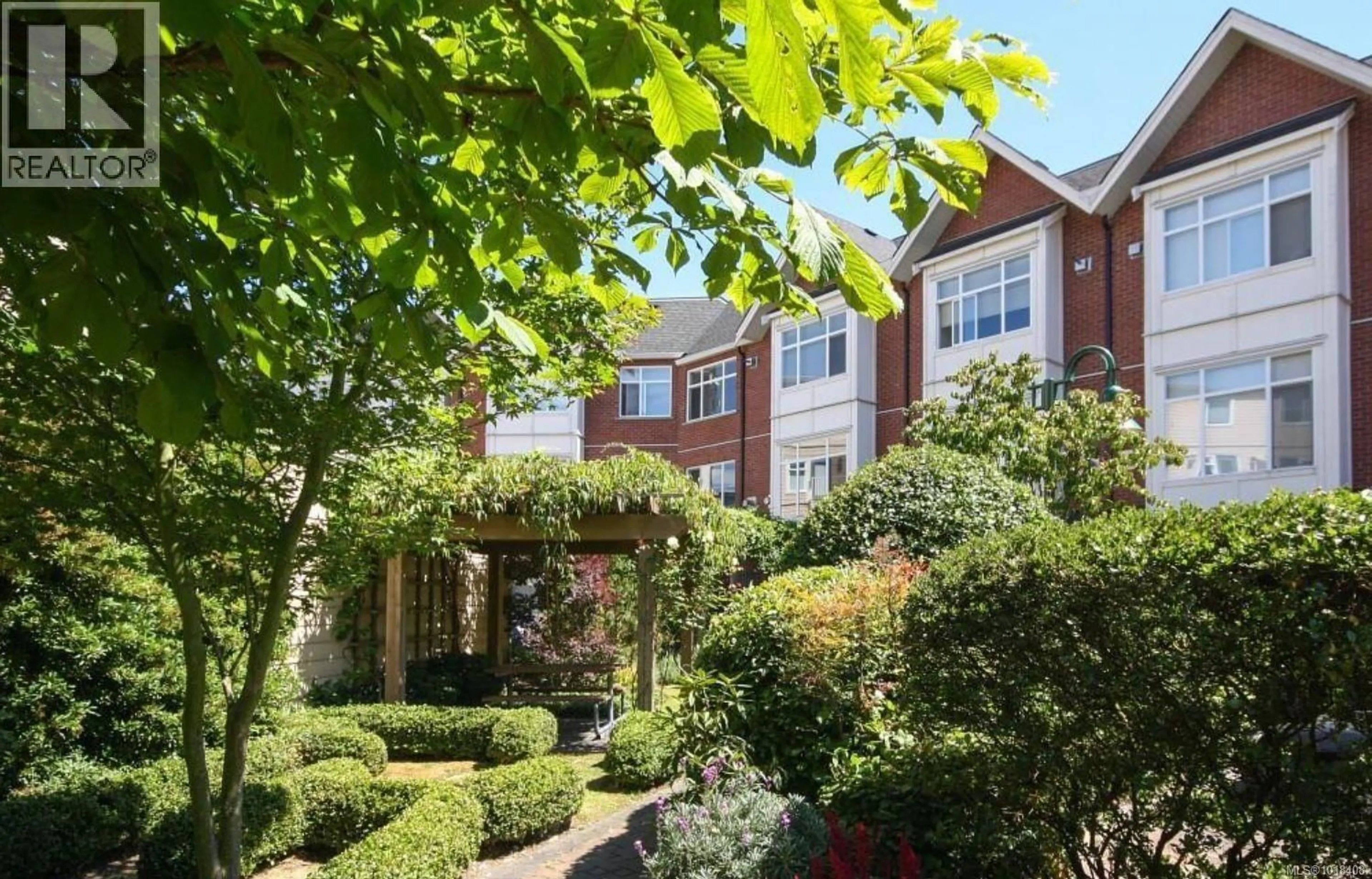 Home with brick exterior material, street for 36 - 60 DALLAS ROAD, Victoria British Columbia V8V1A2