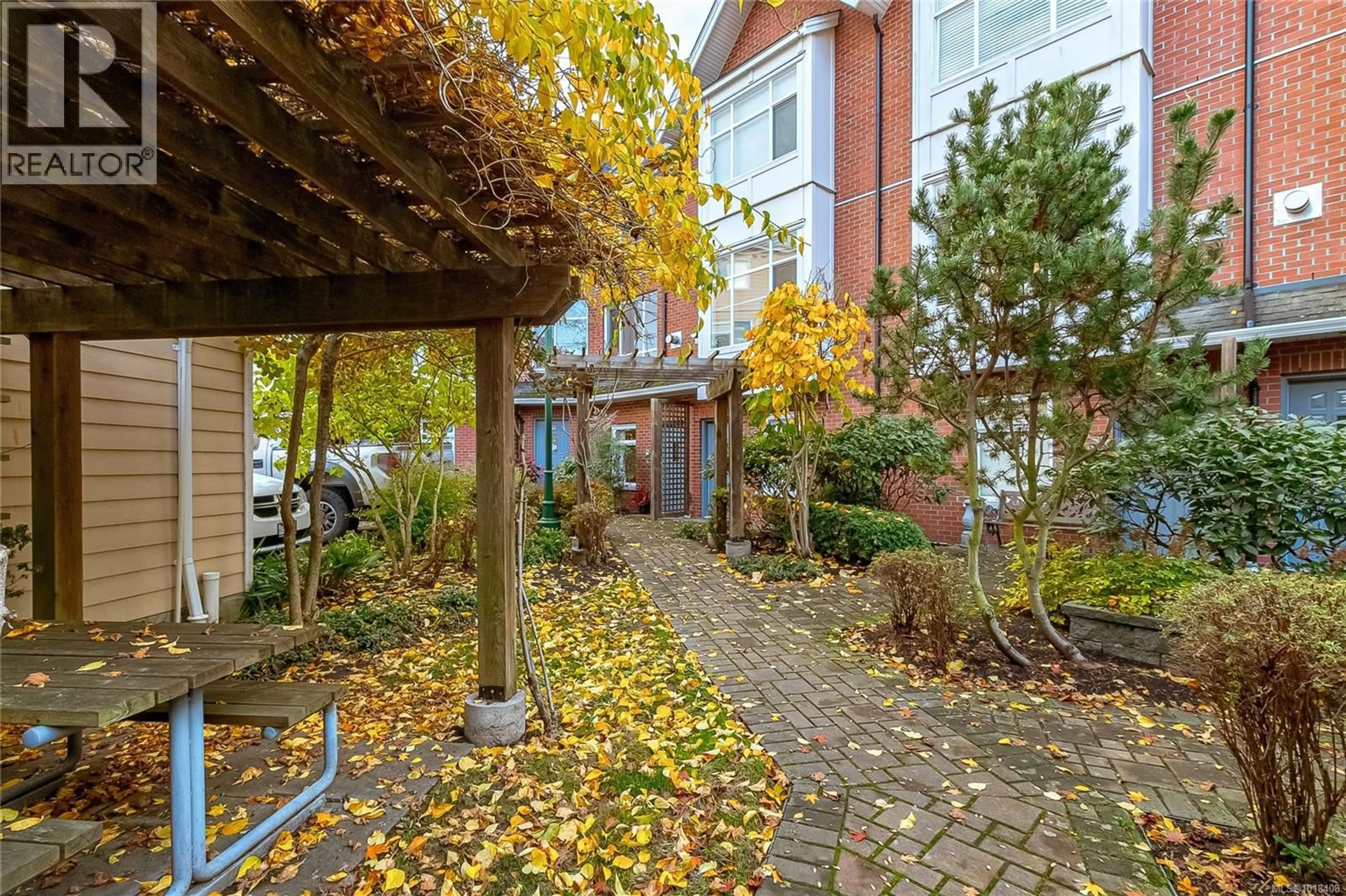 Patio, street for 36 - 60 DALLAS ROAD, Victoria British Columbia V8V1A2