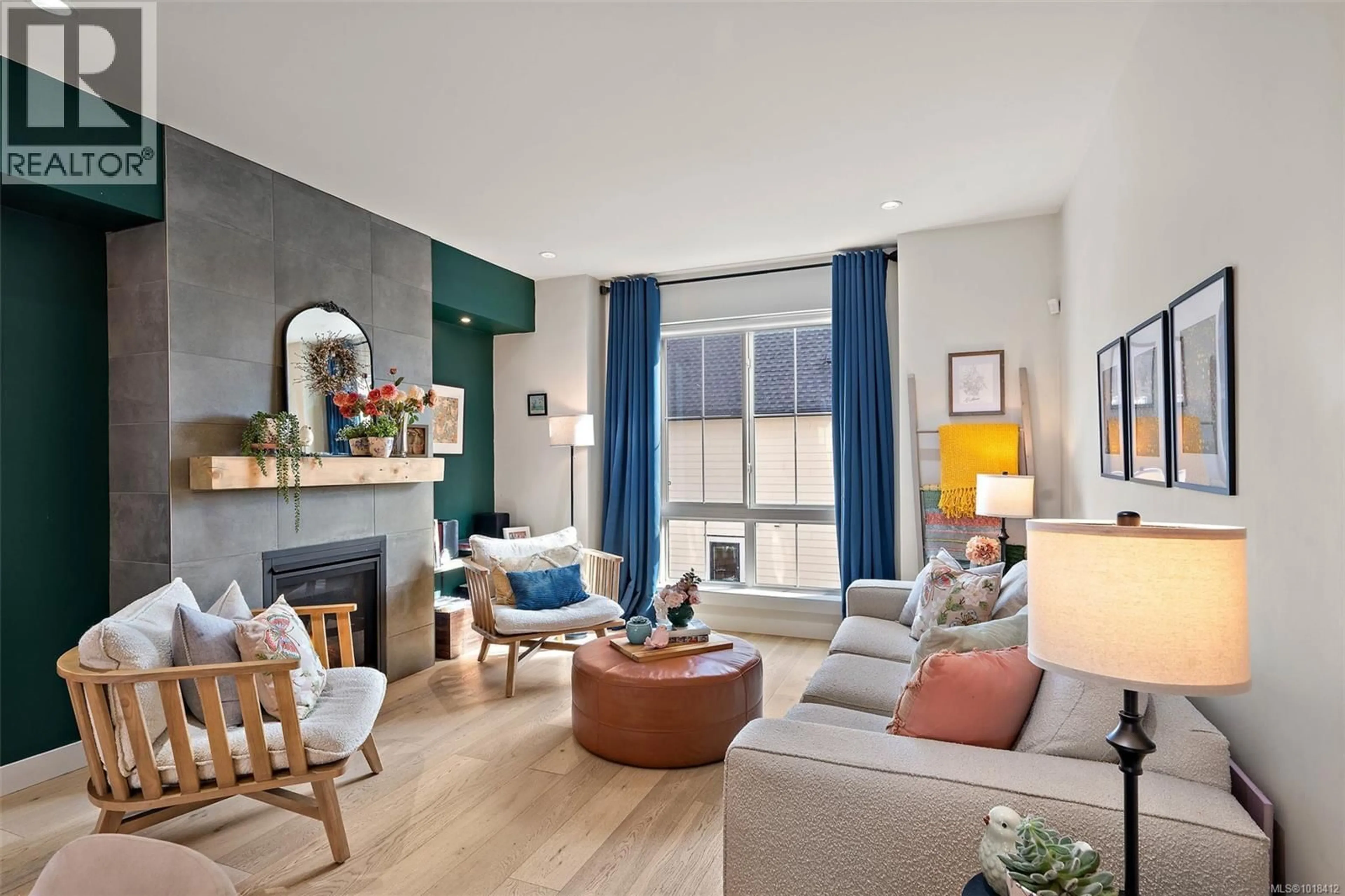 Living room with furniture, unknown for 112 - 2990 BURLINGTON CRESCENT, Langford British Columbia V9B0Y4