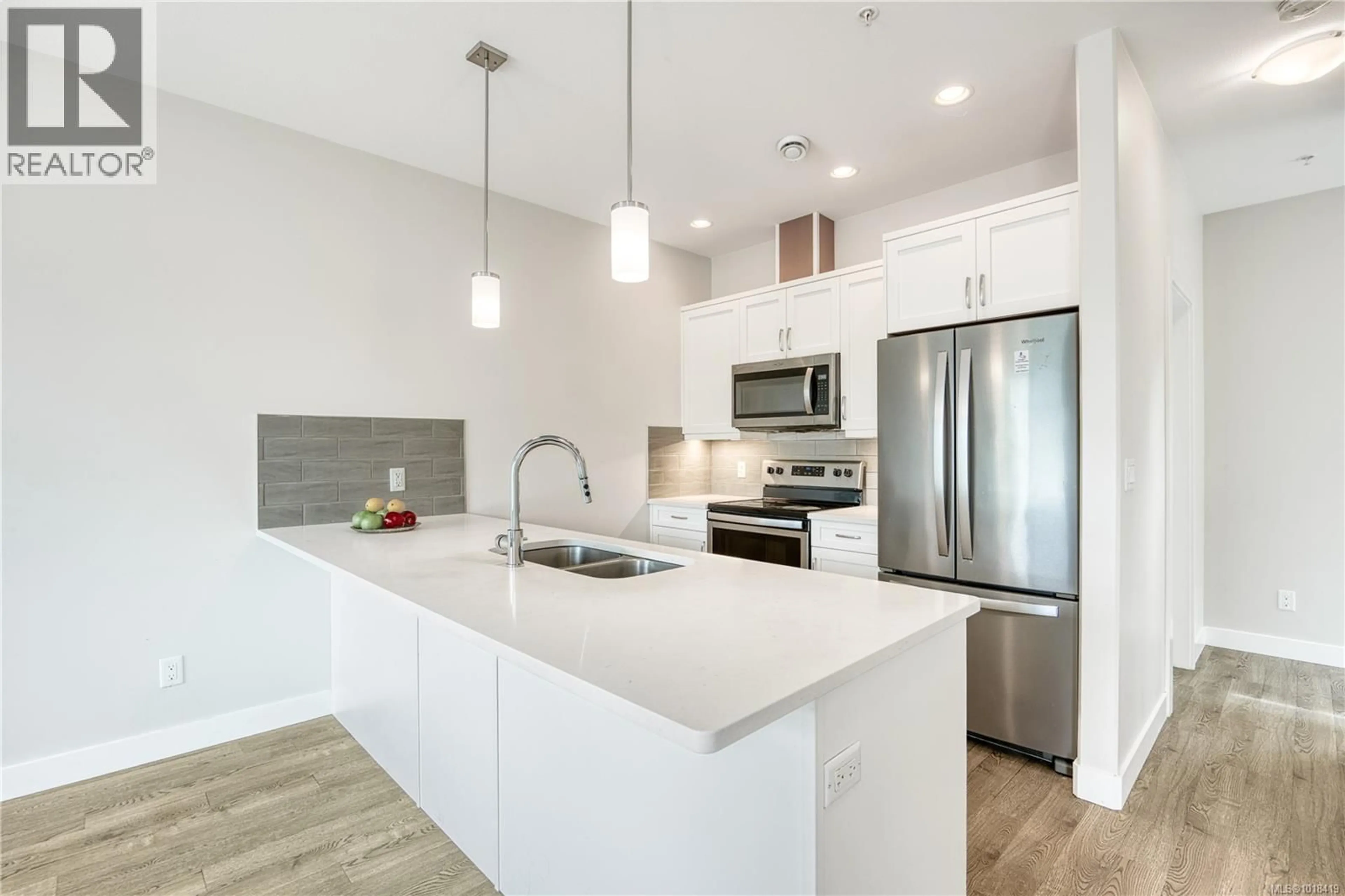 Open concept kitchen, unknown for 109 - 1800 SUMMERHILL PLACE, Nanaimo British Columbia V9S0C7