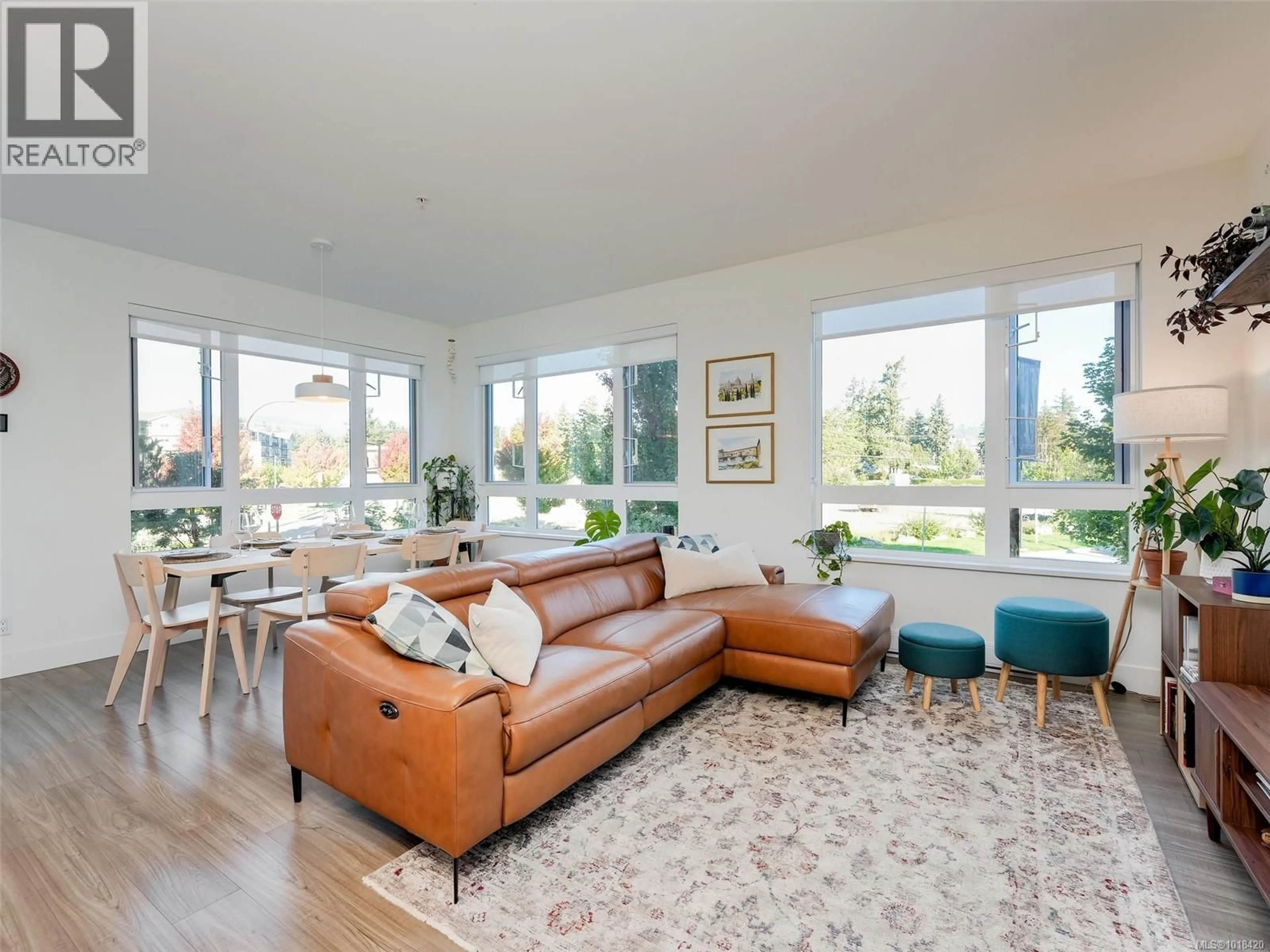 Living room with furniture, unknown for 218 - 960 REUNION AVENUE, Langford British Columbia V9B0W5