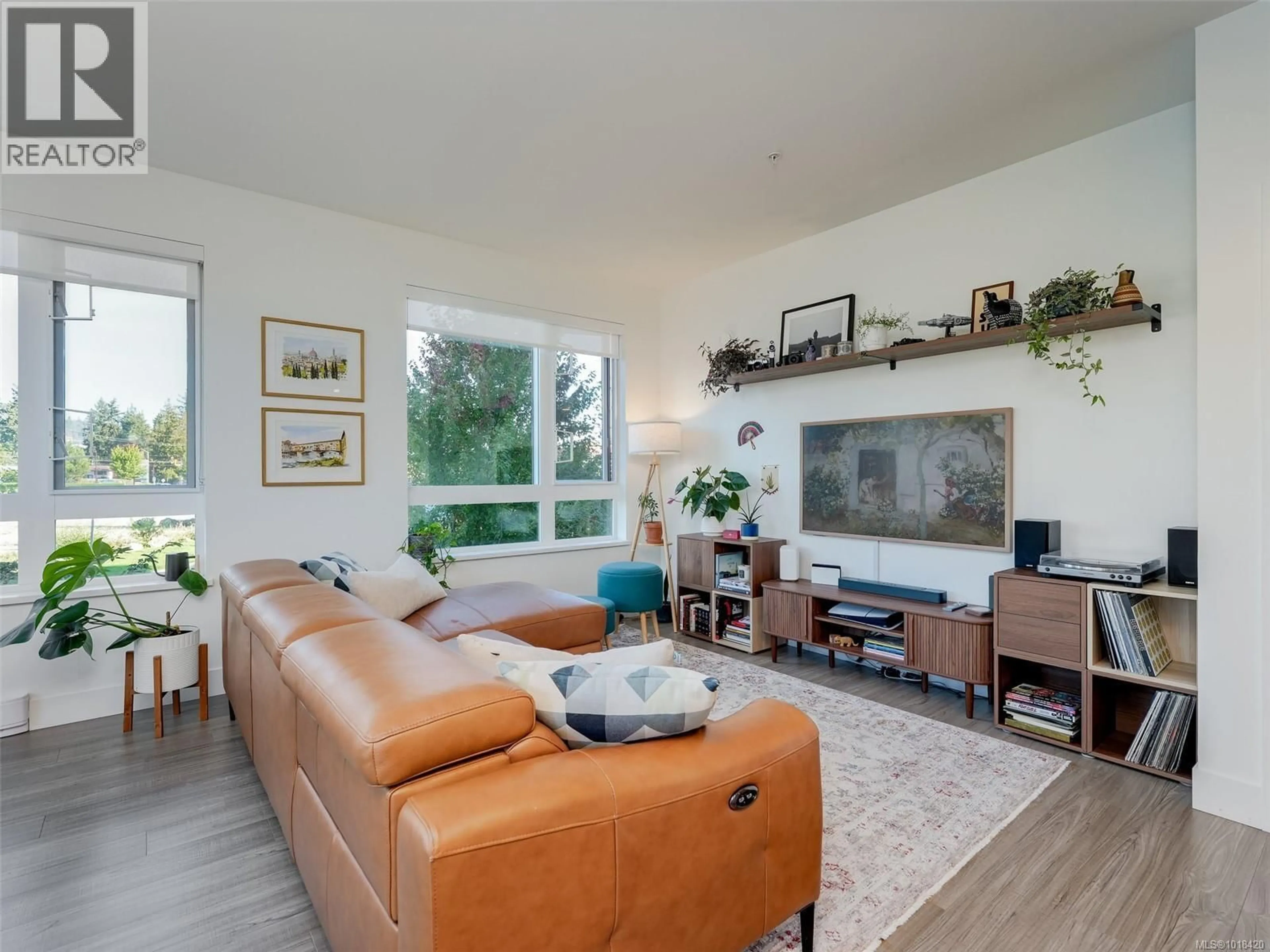 Living room with furniture, unknown for 218 - 960 REUNION AVENUE, Langford British Columbia V9B0W5