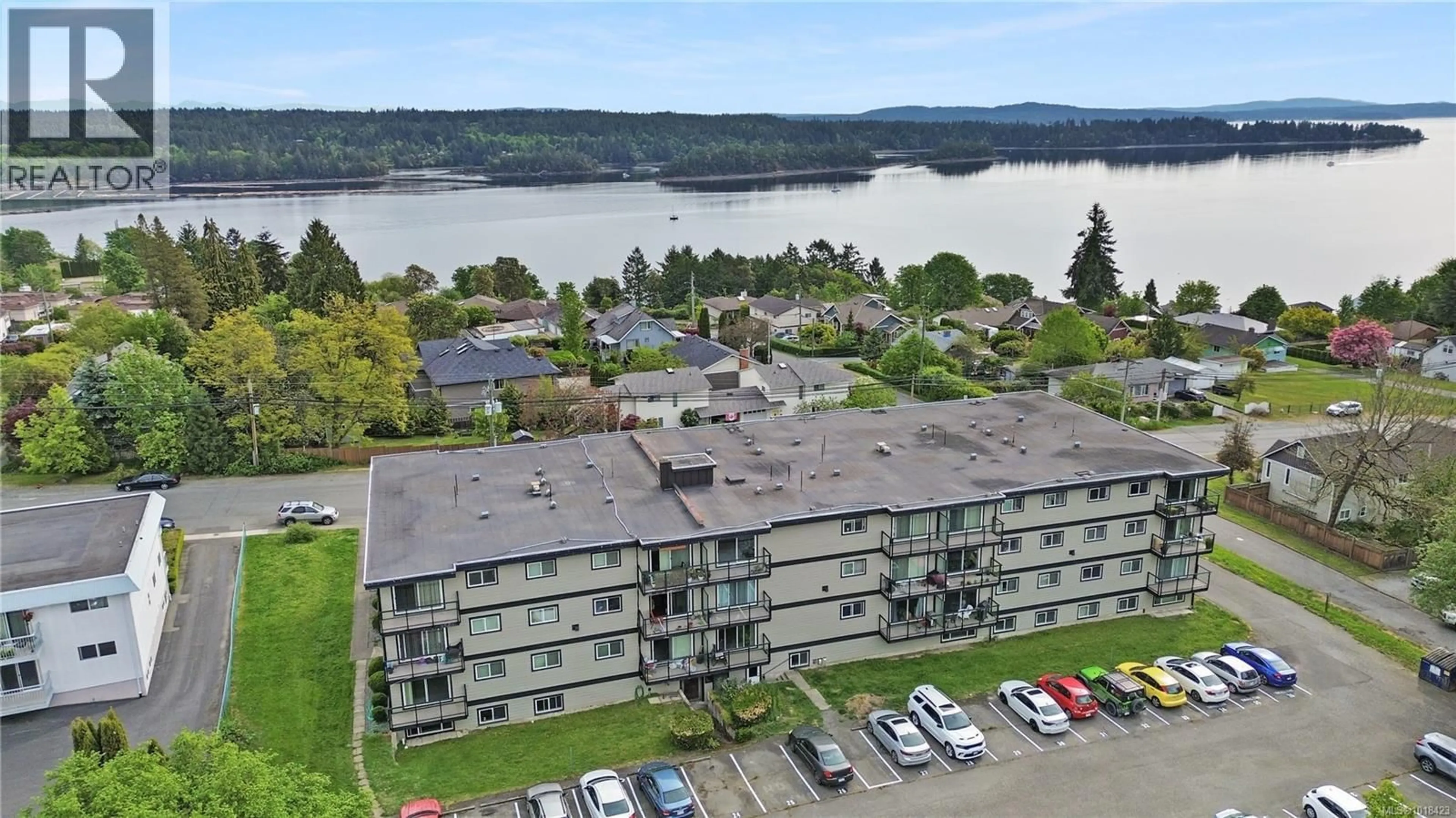 A pic from outside/outdoor area/front of a property/back of a property/a pic from drone, water/lake/river/ocean view for 103 - 218 BAYVIEW AVENUE, Ladysmith British Columbia V9G1A4