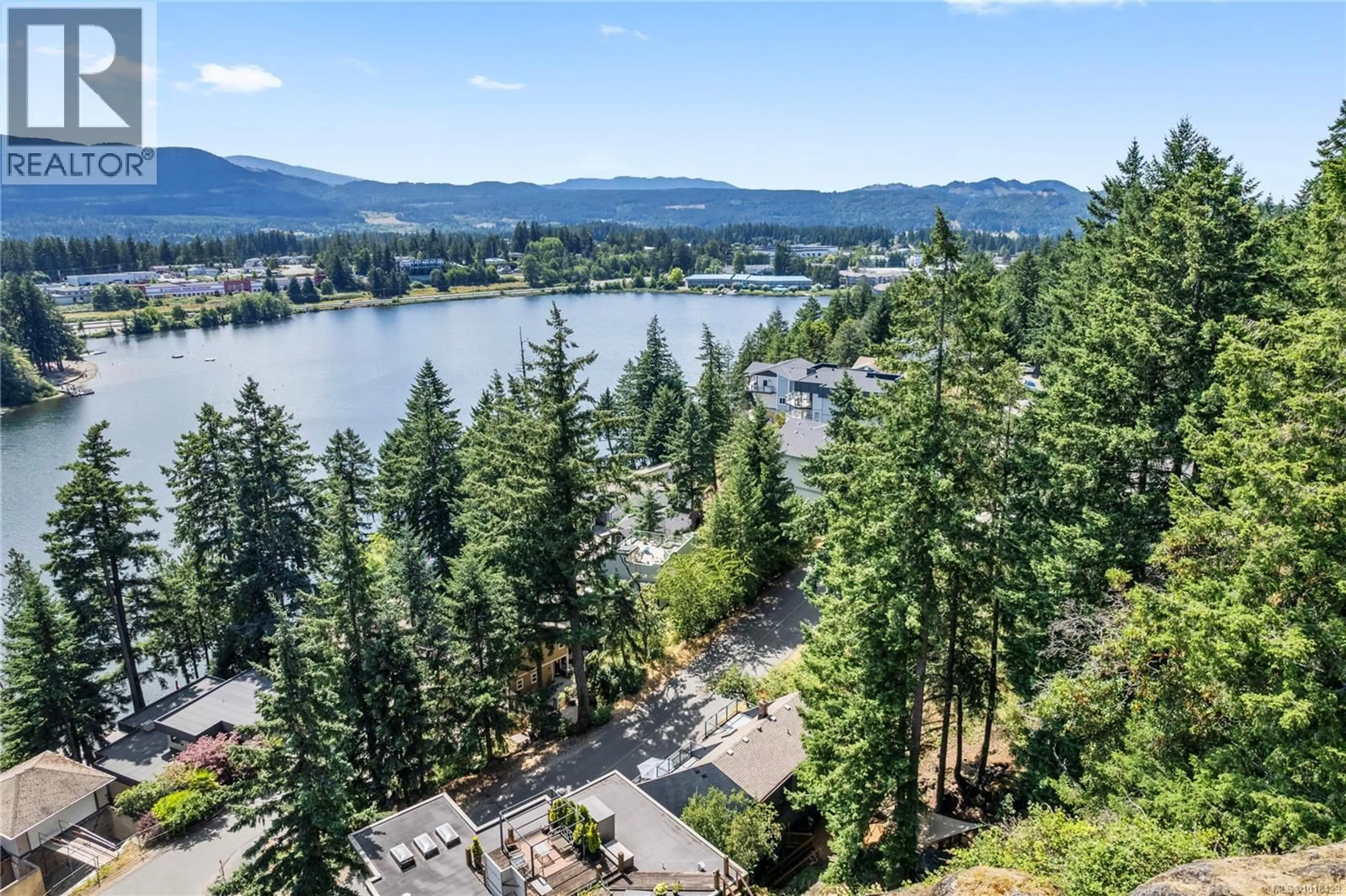 A pic from outside/outdoor area/front of a property/back of a property/a pic from drone, water/lake/river/ocean view for 271 WOODHAVEN DRIVE, Nanaimo British Columbia V9T5M1