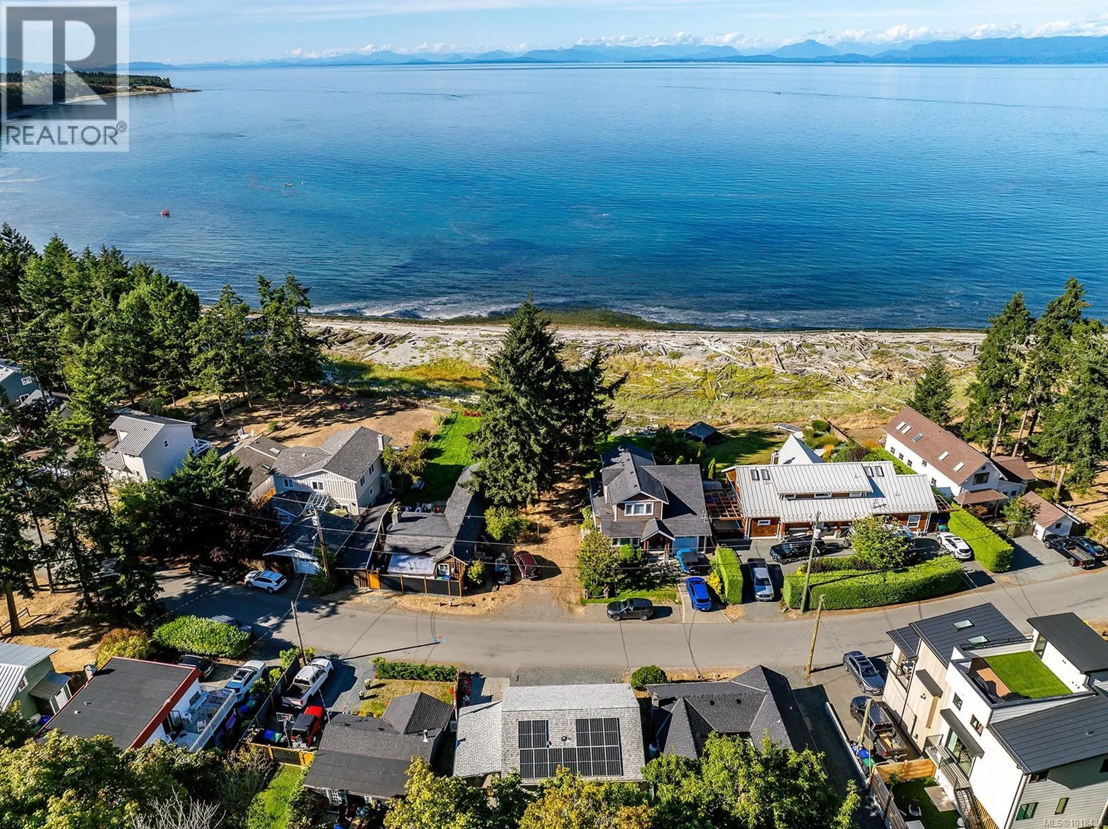 A pic from outside/outdoor area/front of a property/back of a property/a pic from drone, water/lake/river/ocean view for 491 WINDSLOW ROAD, Comox British Columbia V9M3T8
