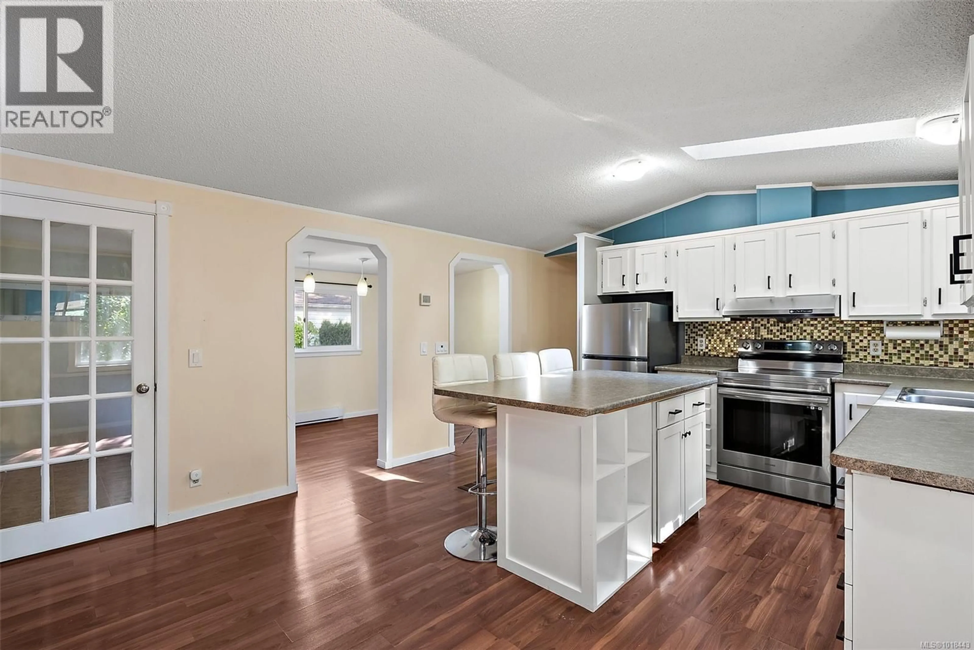 Open concept kitchen, unknown for 204 - 2779 STAUTW ROAD, Central Saanich British Columbia V8M2C8