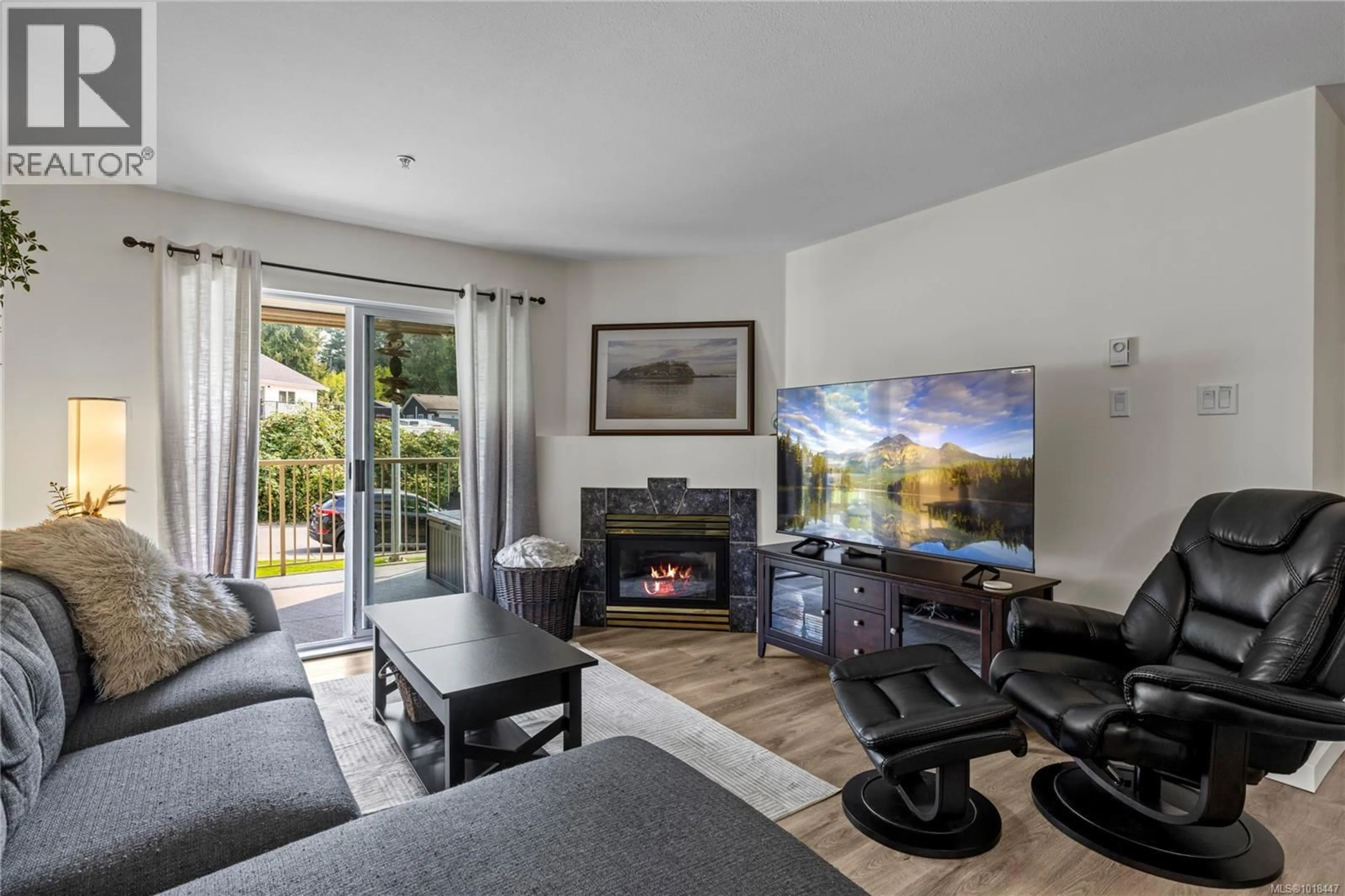 Living room with furniture, unknown for 204 - 4971 SONGBIRD PLACE, Nanaimo British Columbia V9T6L1