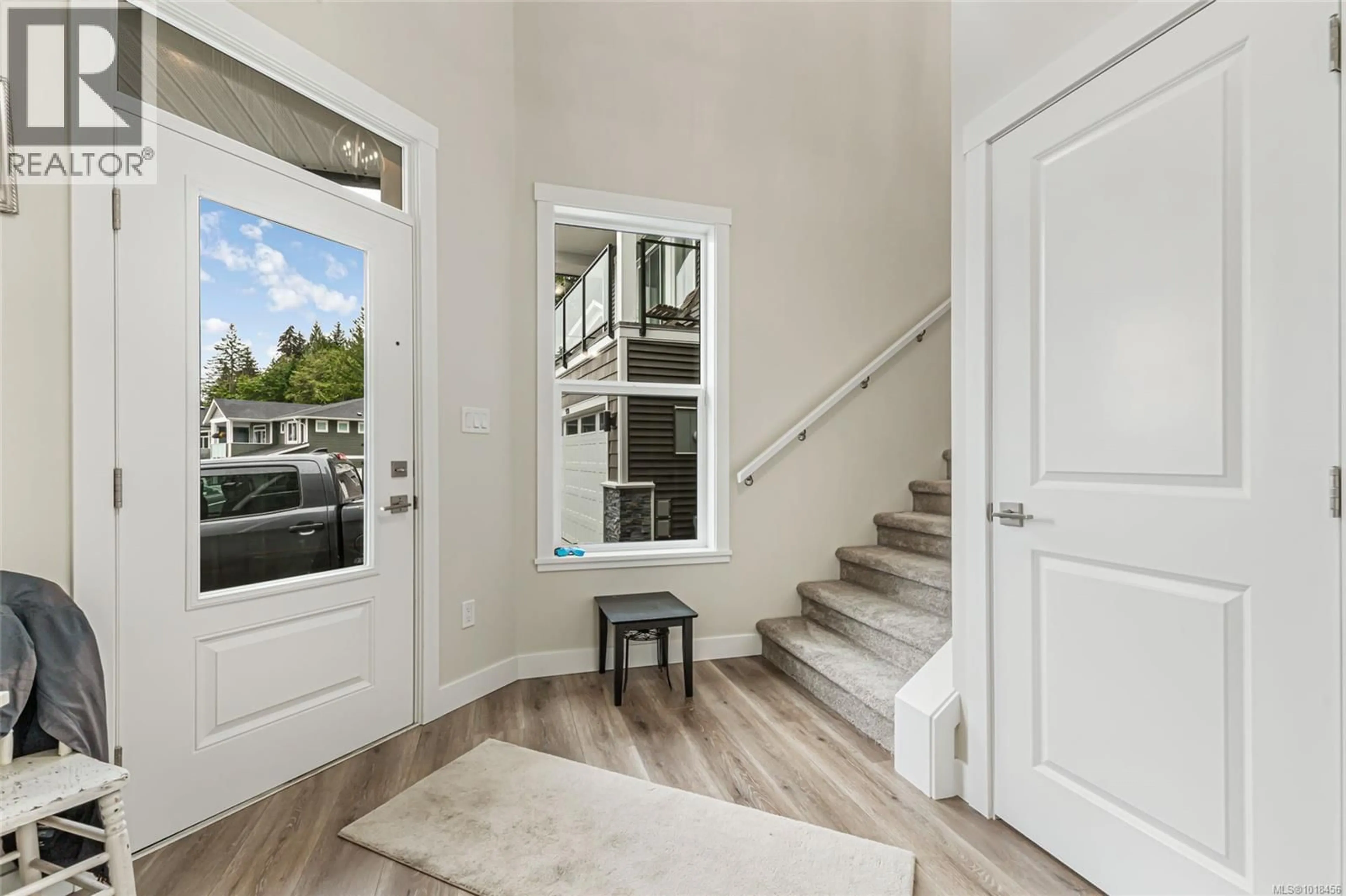 Indoor entryway for 924 CRAIG ROAD, Ladysmith British Columbia V9G2C4