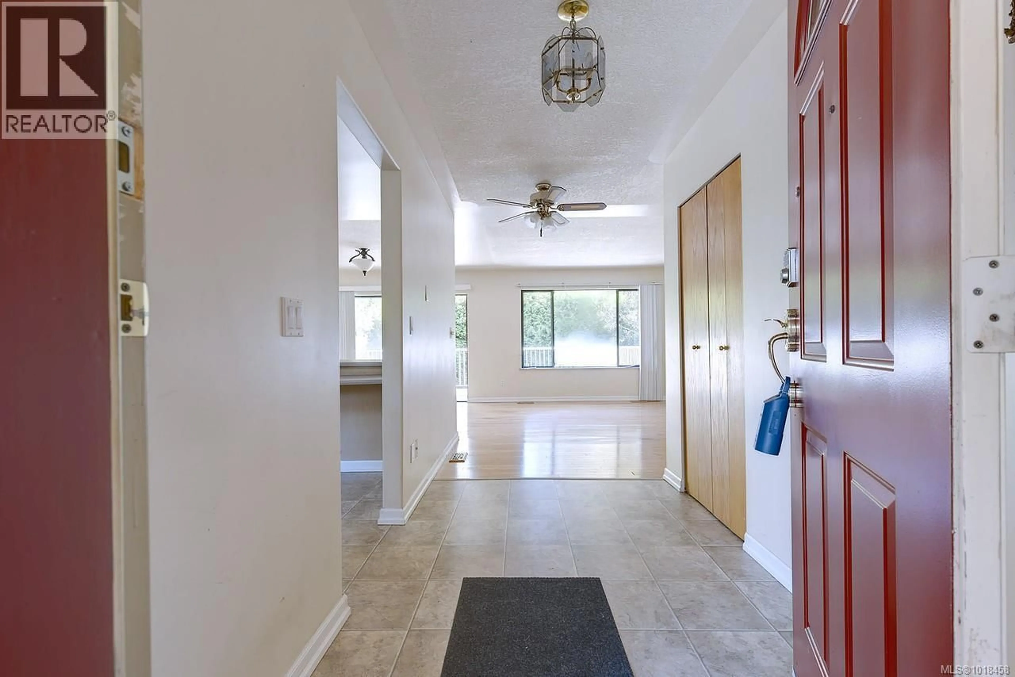Indoor entryway for 2136 DOCKSIDE WAY, Nanaimo British Columbia V9R6T7