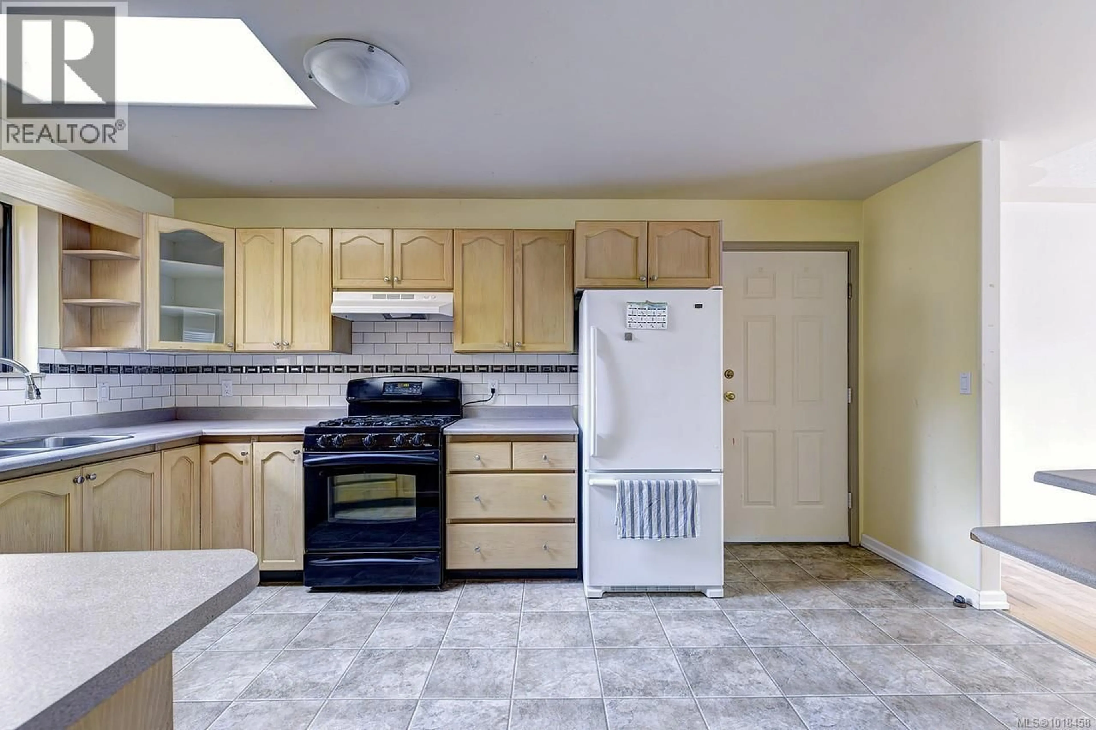 Standard kitchen, unknown for 2136 DOCKSIDE WAY, Nanaimo British Columbia V9R6T7