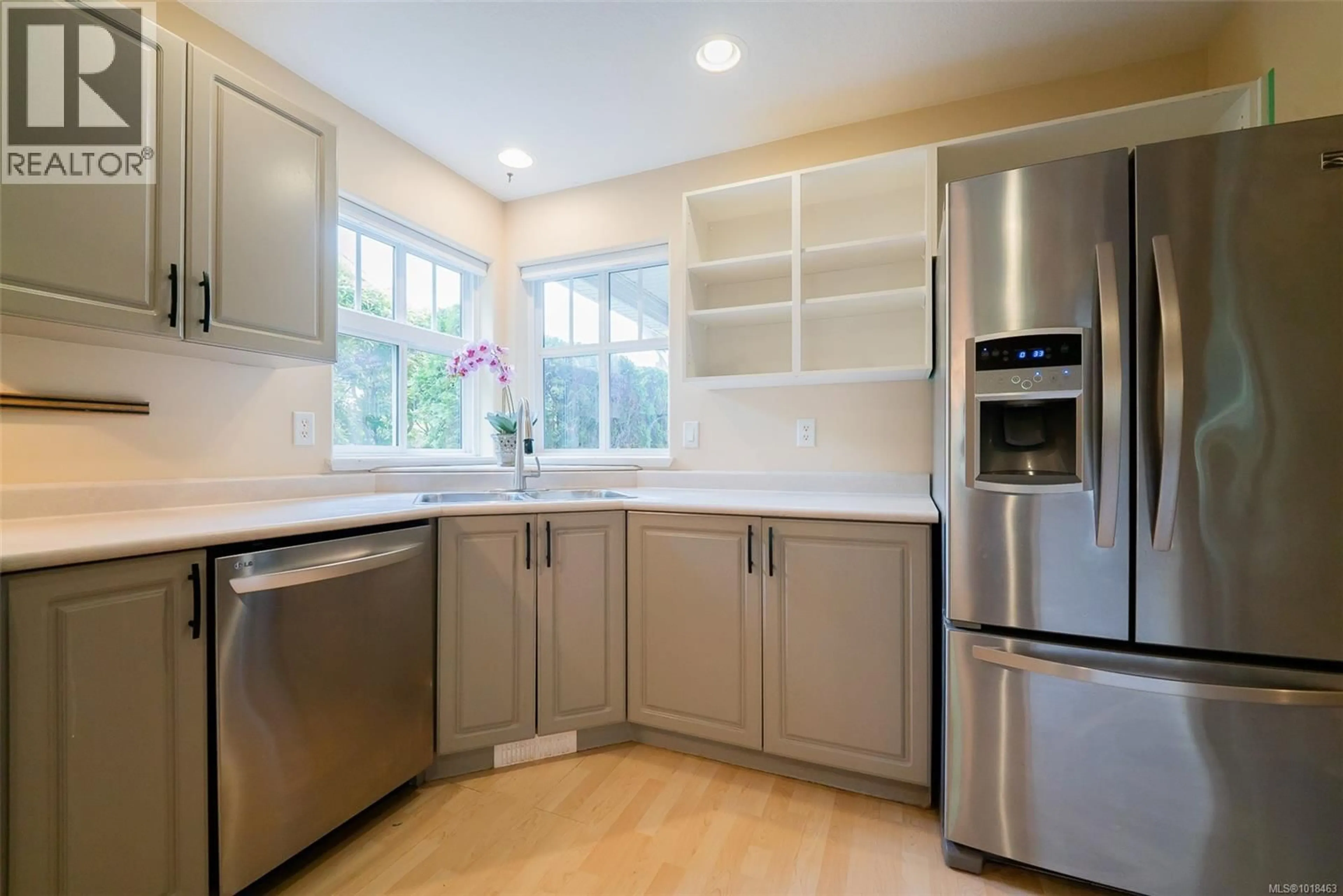 Contemporary kitchen, unknown for 6166 DELRAY PLACE, Nanaimo British Columbia V9V1V1