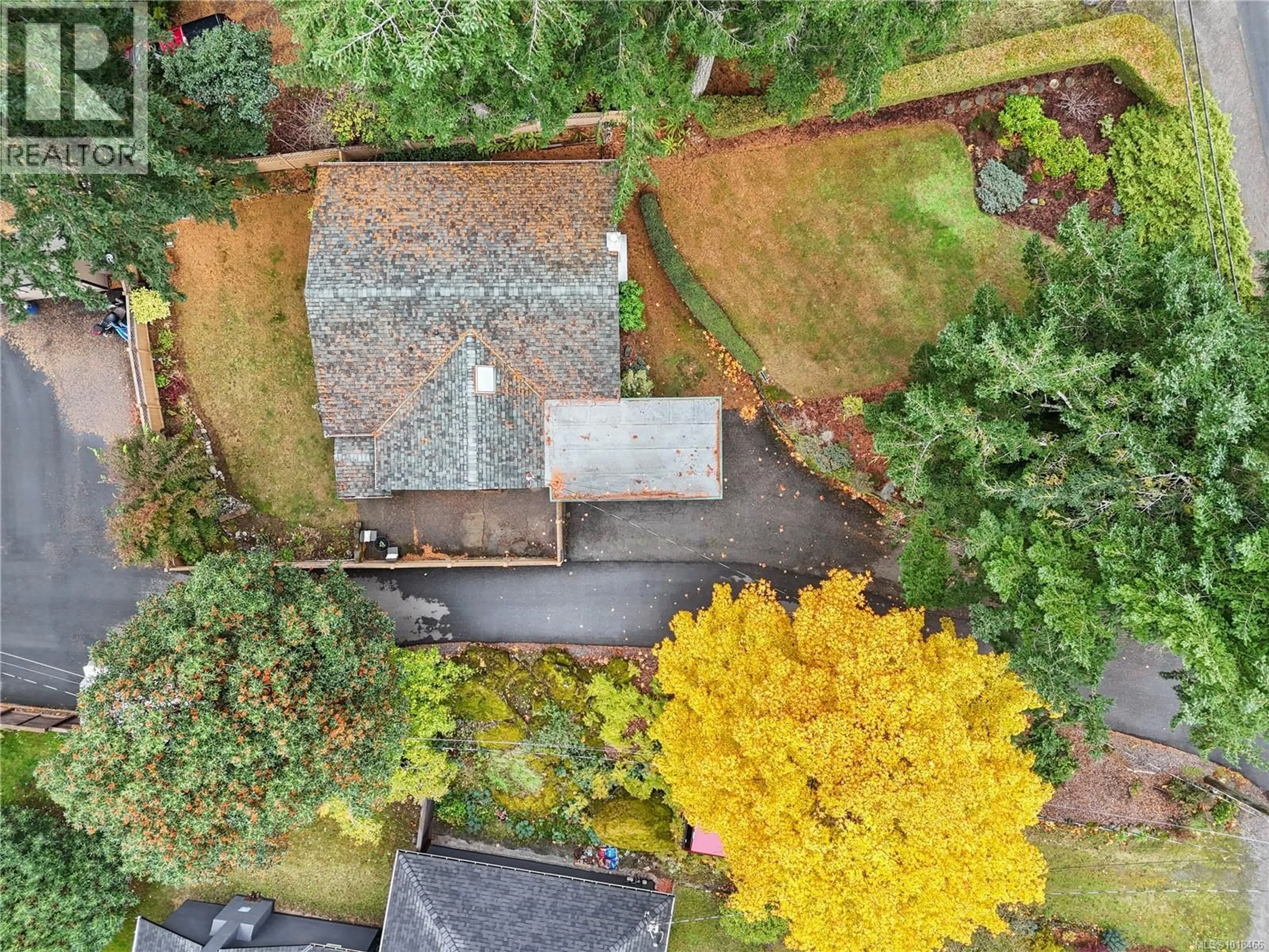 A pic from outside/outdoor area/front of a property/back of a property/a pic from drone, unknown for 3354 FULTON ROAD, Colwood British Columbia V9C2T9