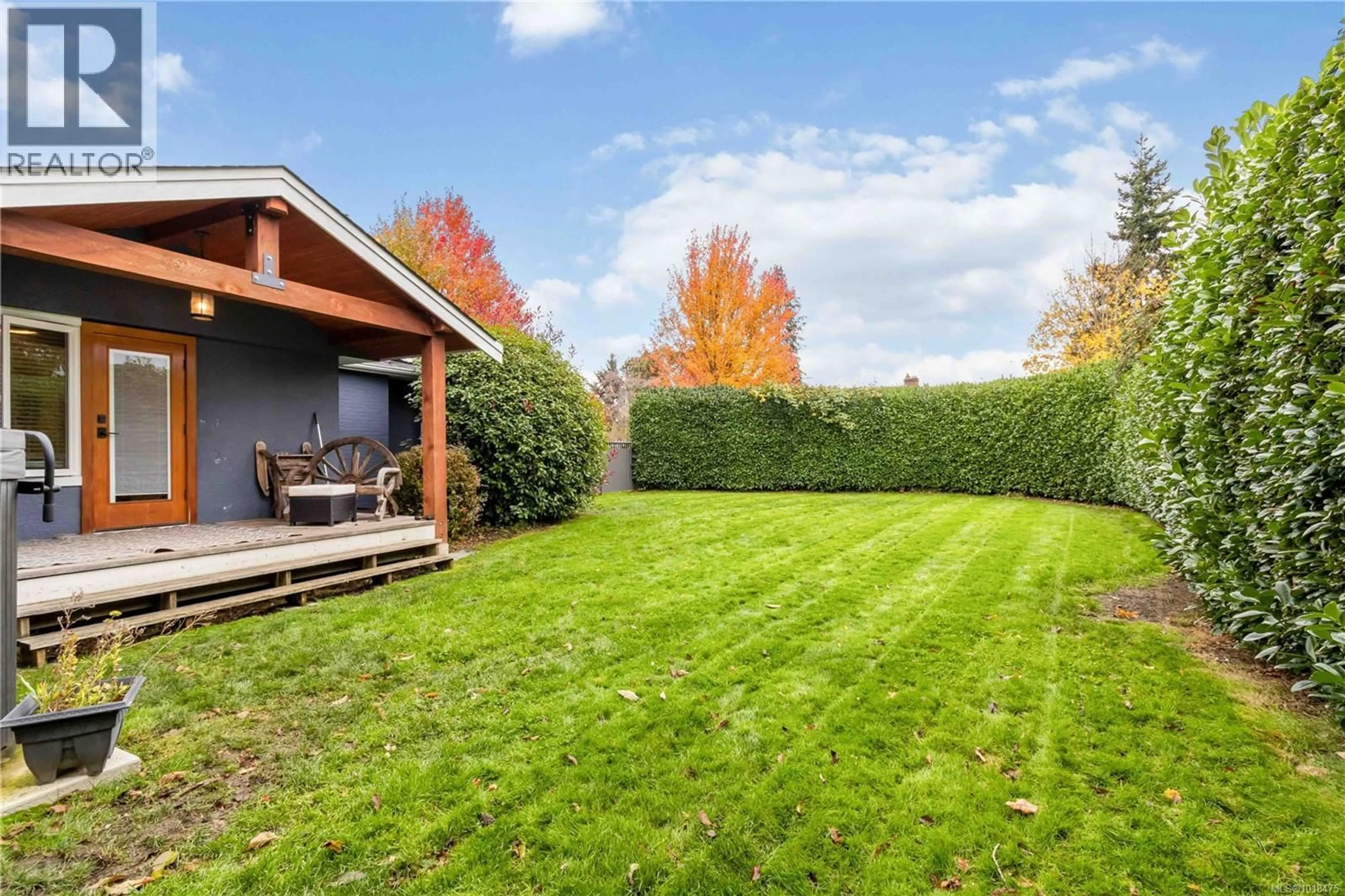 Patio, forest/trees view for 2200 KINROSS AVENUE, Oak Bay British Columbia V8R2N5