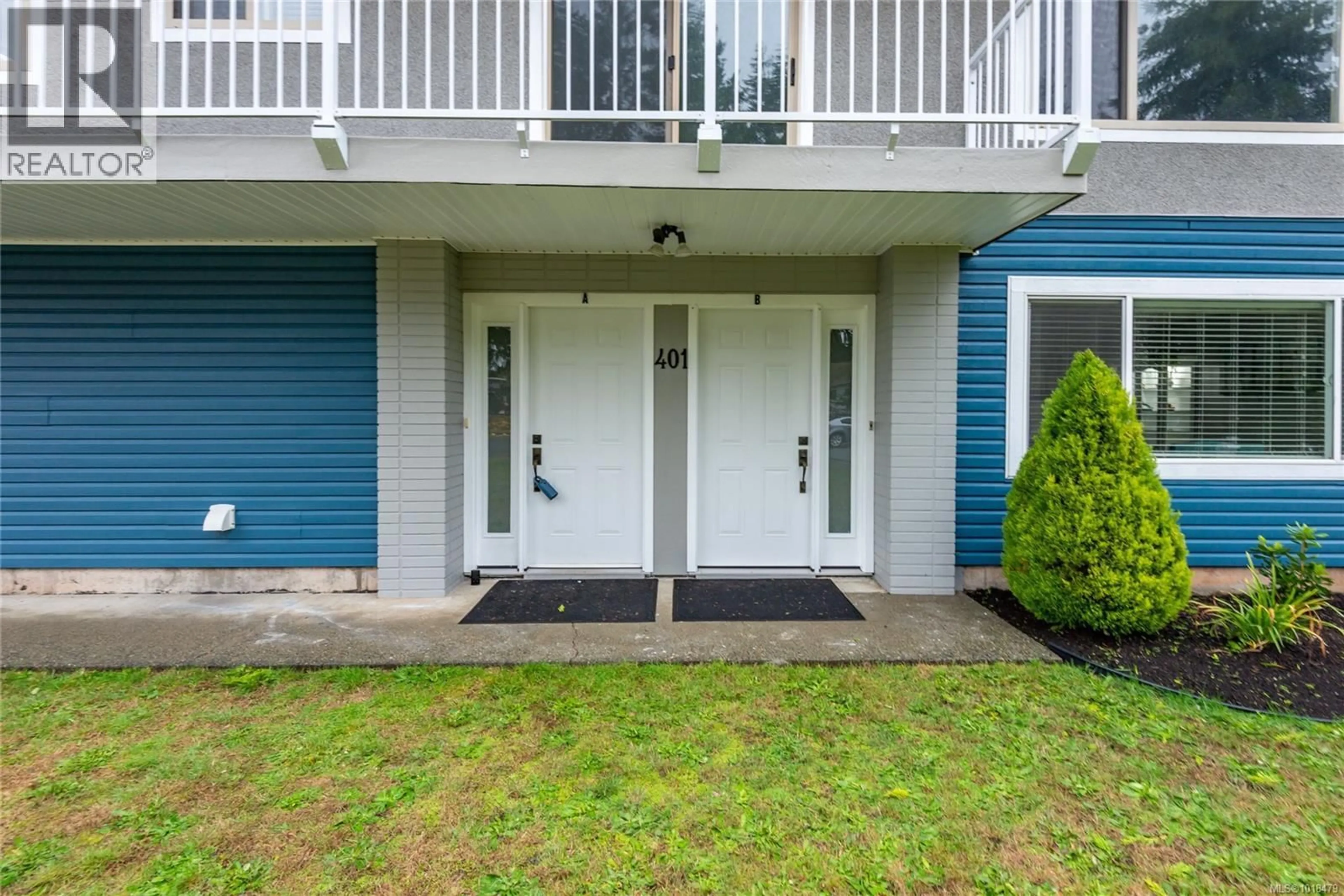 Patio, street for 401 CEDAR STREET, Campbell River British Columbia V9W2V4