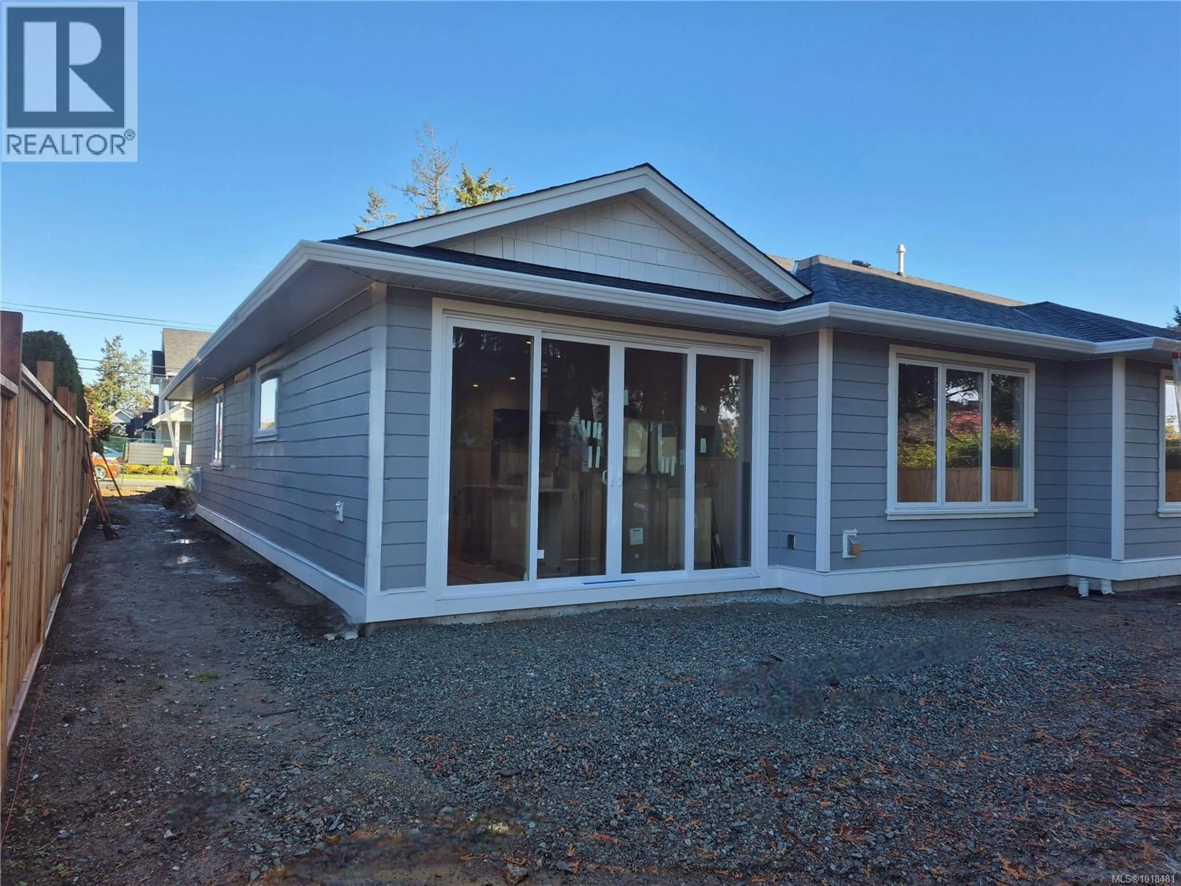 Home with vinyl exterior material, building for 2261 ARDWELL AVENUE, Sidney British Columbia V8L2M2