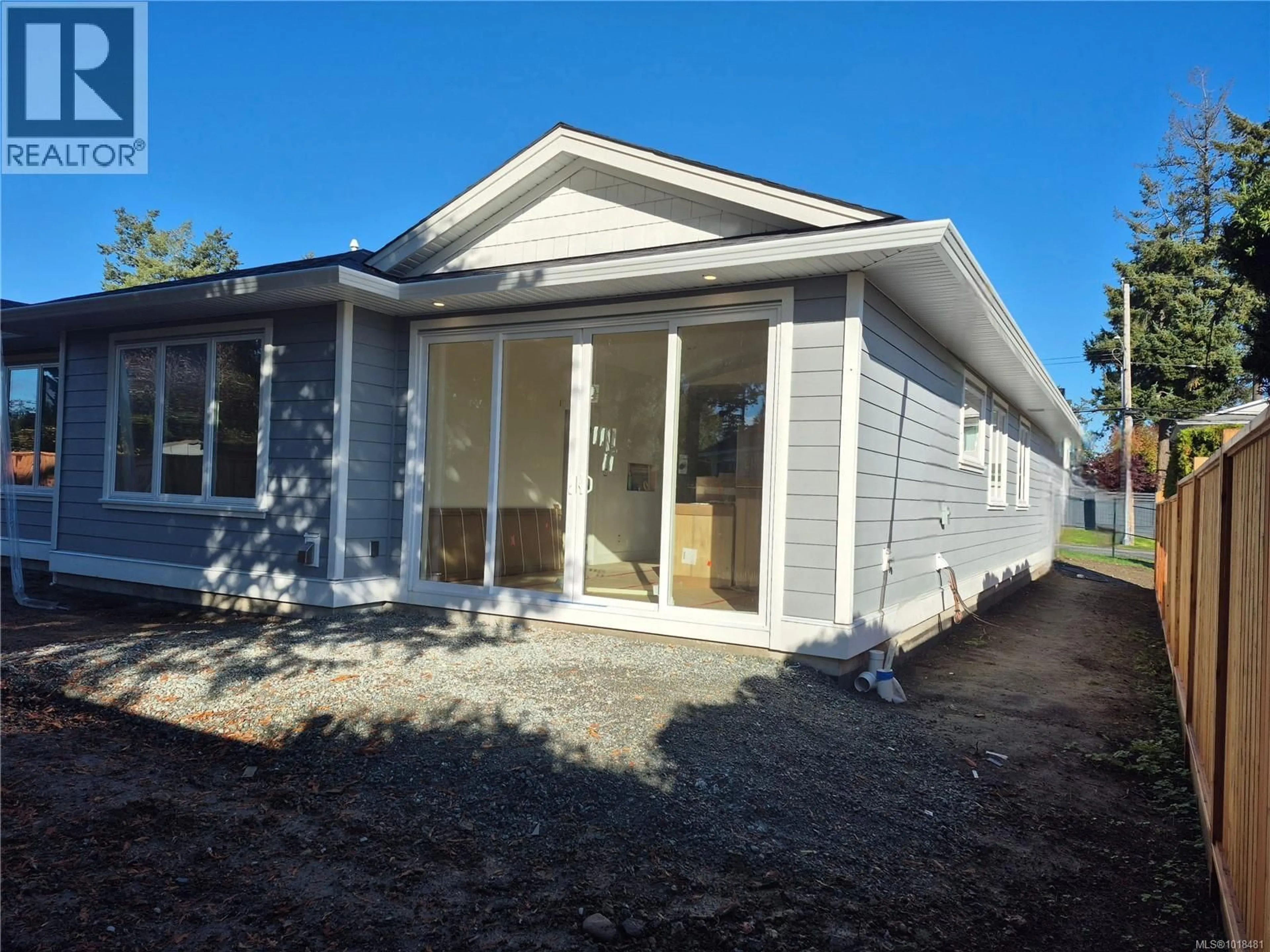 Home with vinyl exterior material, building for 2261 ARDWELL AVENUE, Sidney British Columbia V8L2M2
