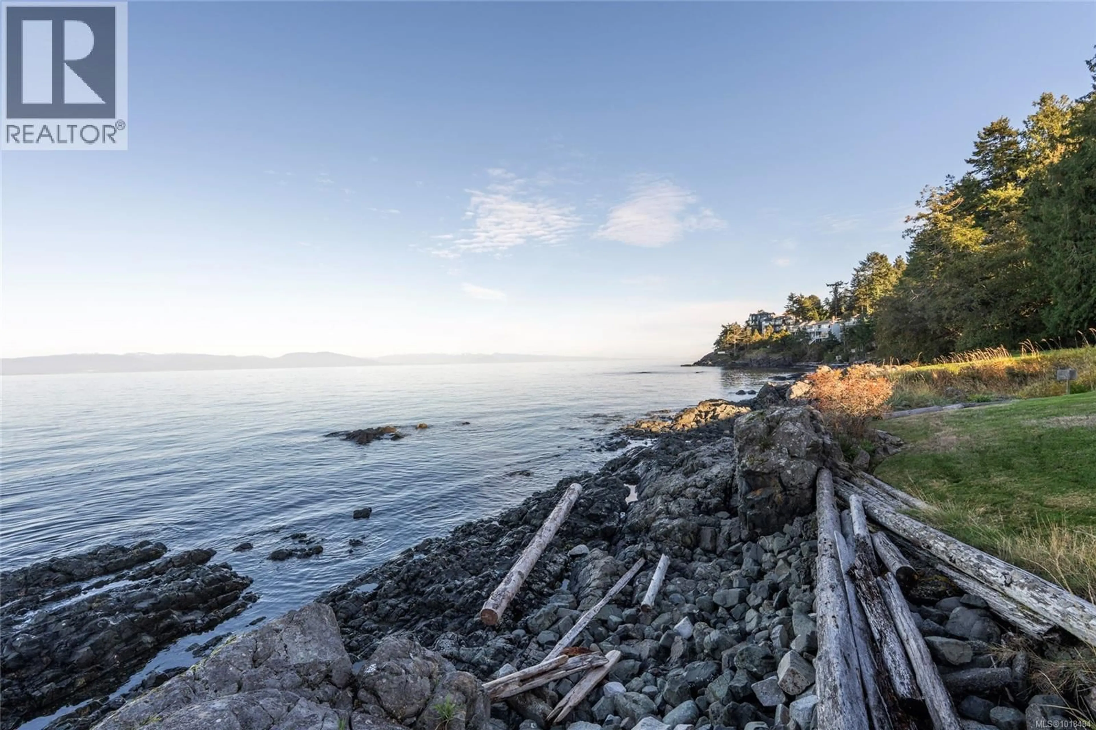 Blurry image for 5020/5010 FILLINGER CRESCENT, Nanaimo British Columbia V9V1J1