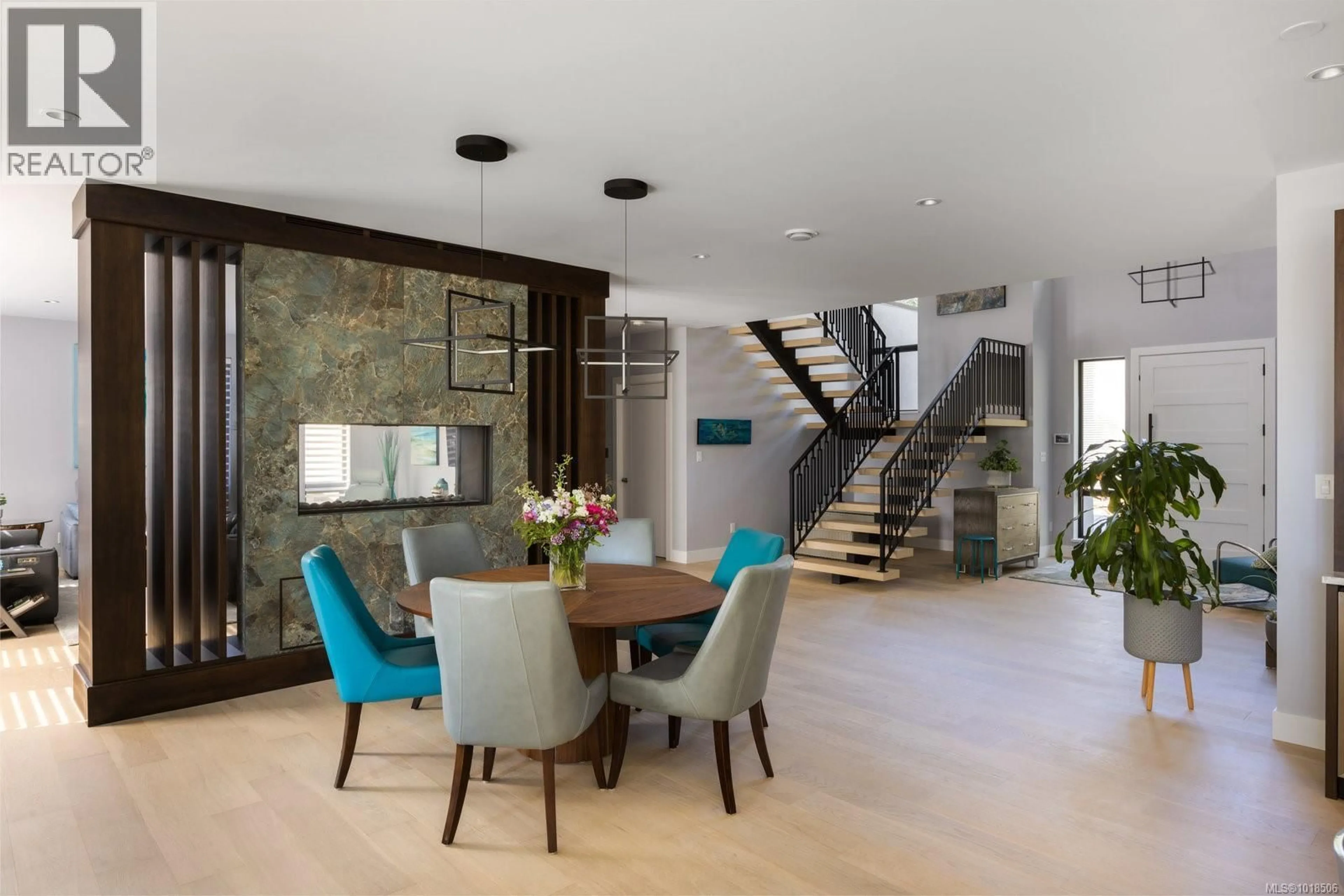 Dining room, unknown for 4673 BOULDERWOOD DRIVE, Saanich British Columbia V8Y2P8