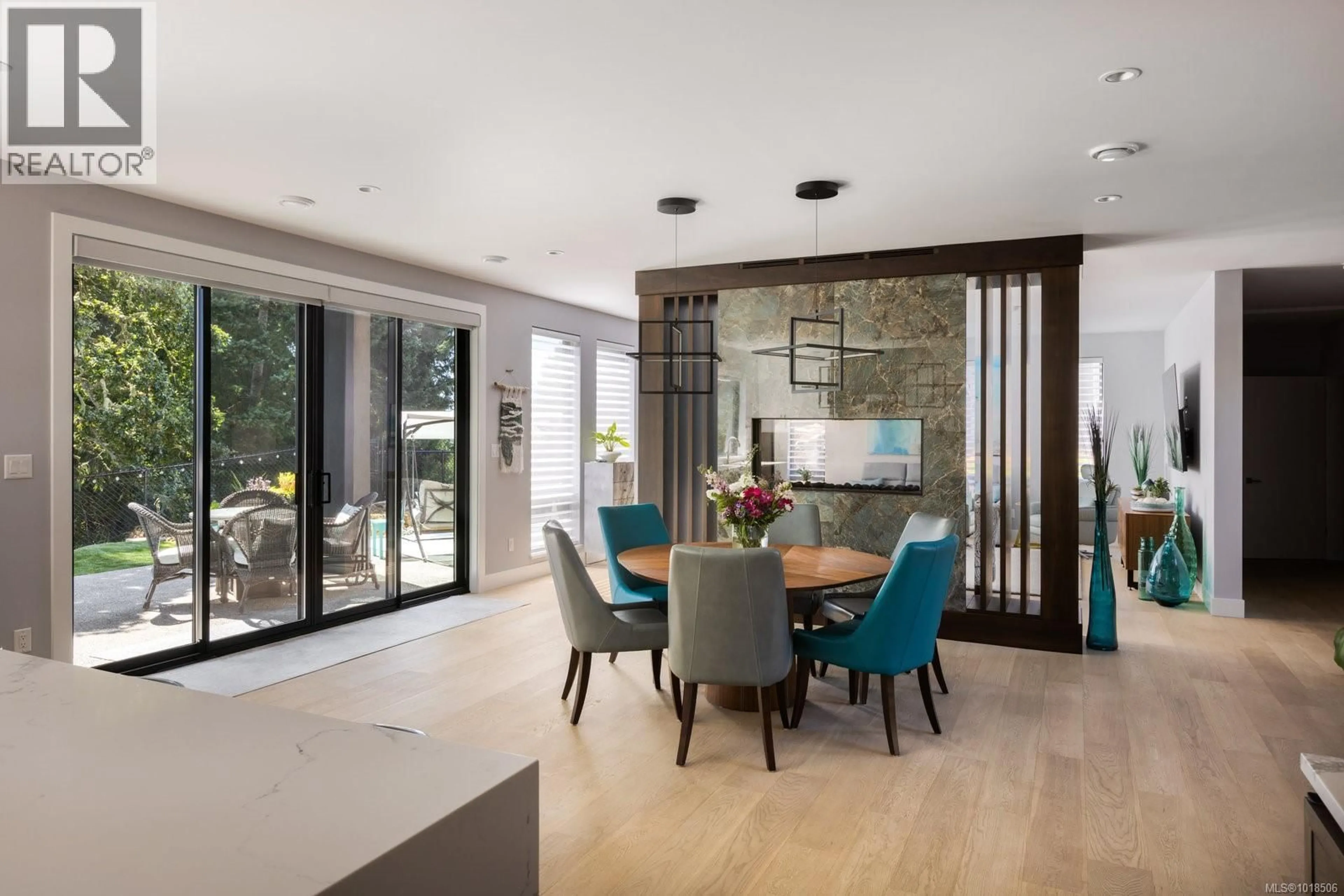 Dining room, unknown for 4673 BOULDERWOOD DRIVE, Saanich British Columbia V8Y2P8